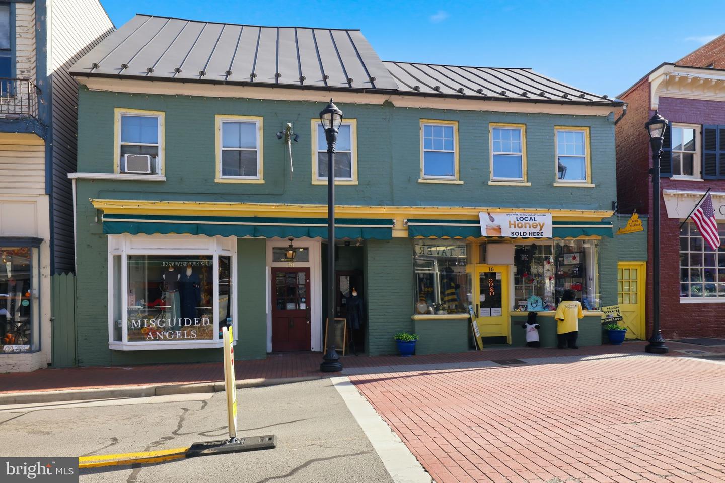 1 AYR ST SW, LEESBURG, Virginia 20175, 4 Bedrooms Bedrooms, ,4 BathroomsBathrooms,Residential,For sale,1 AYR ST SW,VALO2110320 MLS # VALO2110320