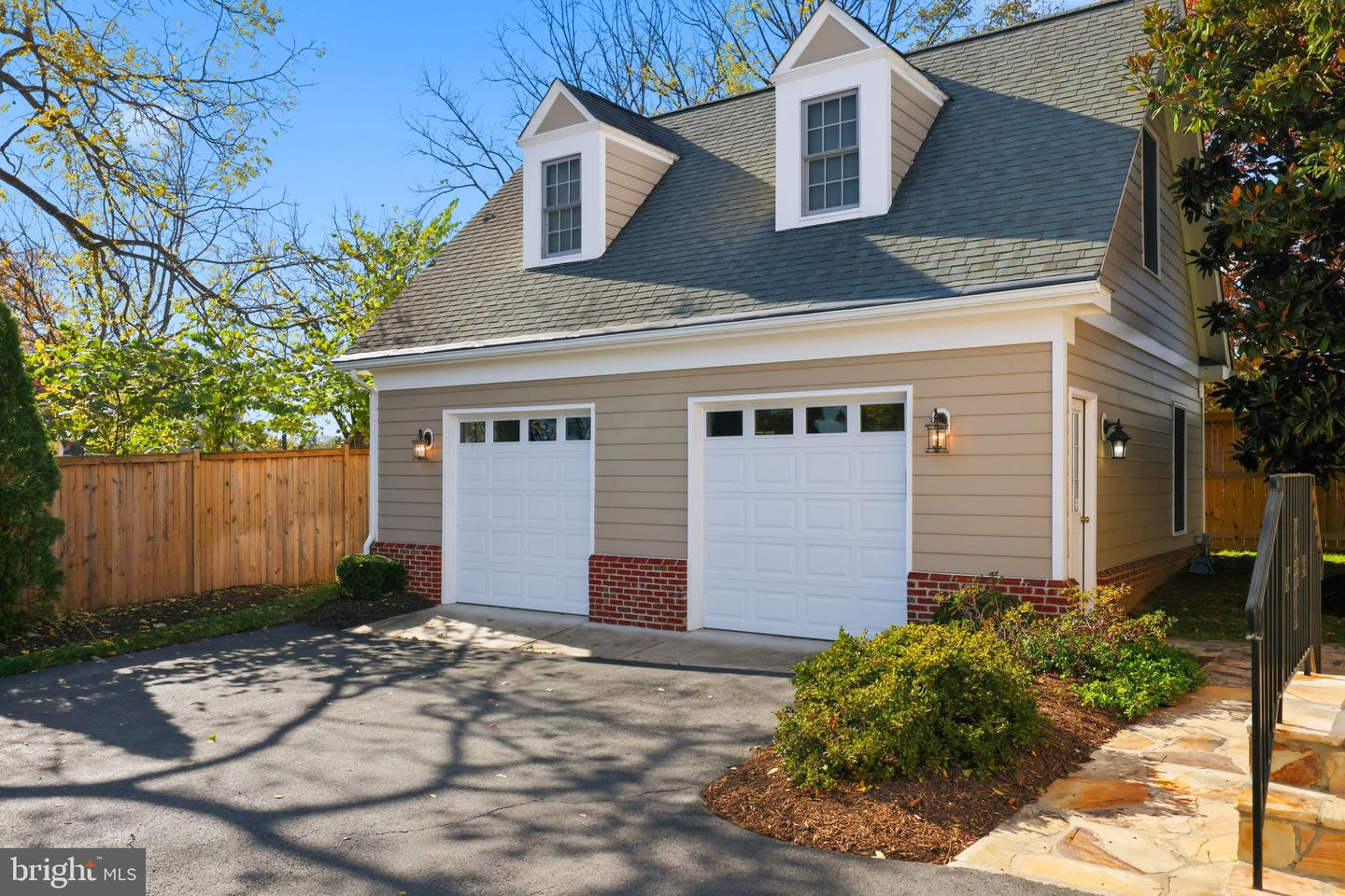 1 AYR ST SW, LEESBURG, Virginia 20175, 4 Bedrooms Bedrooms, ,4 BathroomsBathrooms,Residential,For sale,1 AYR ST SW,VALO2110320 MLS # VALO2110320