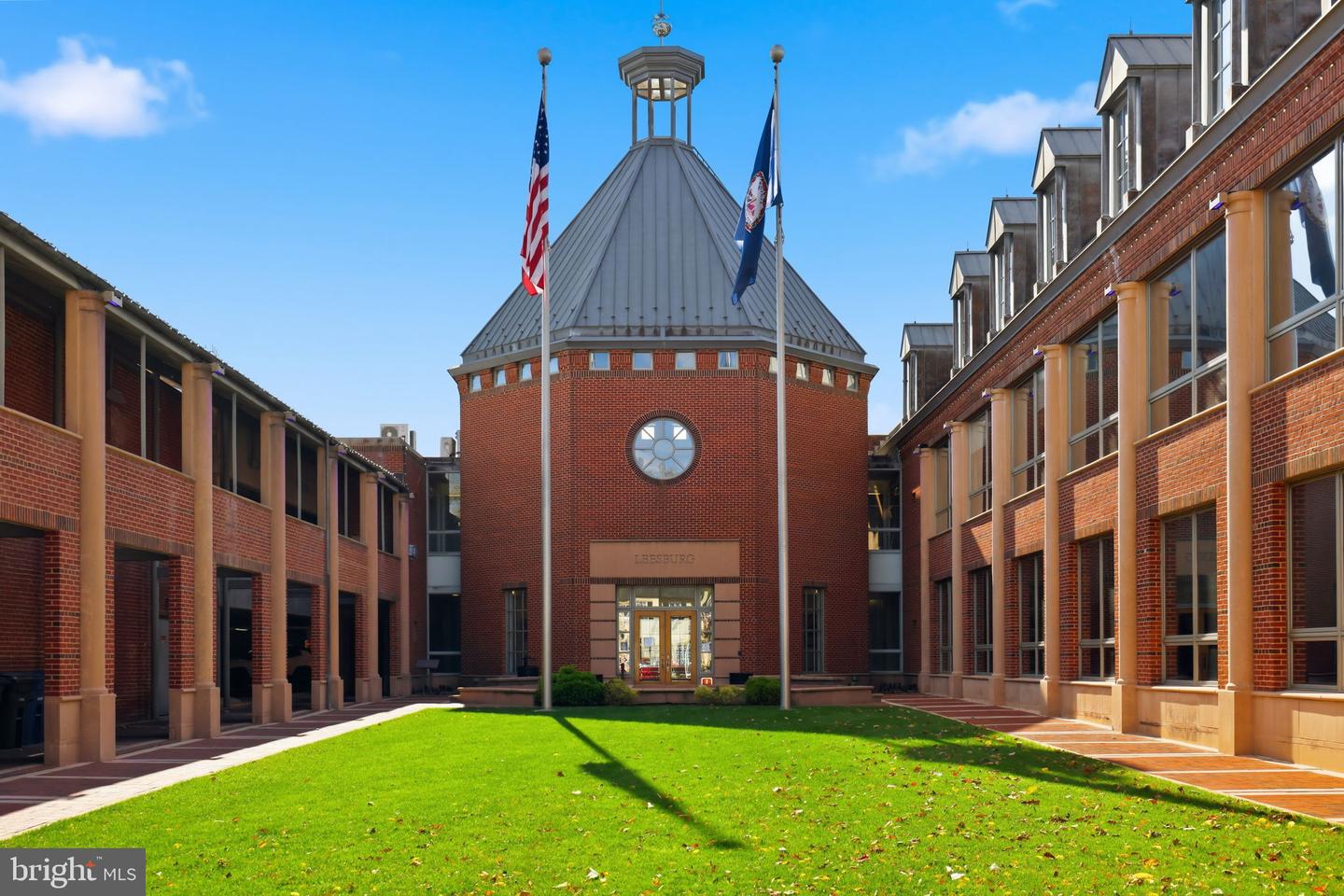 1 AYR ST SW, LEESBURG, Virginia 20175, 4 Bedrooms Bedrooms, ,4 BathroomsBathrooms,Residential,For sale,1 AYR ST SW,VALO2110320 MLS # VALO2110320