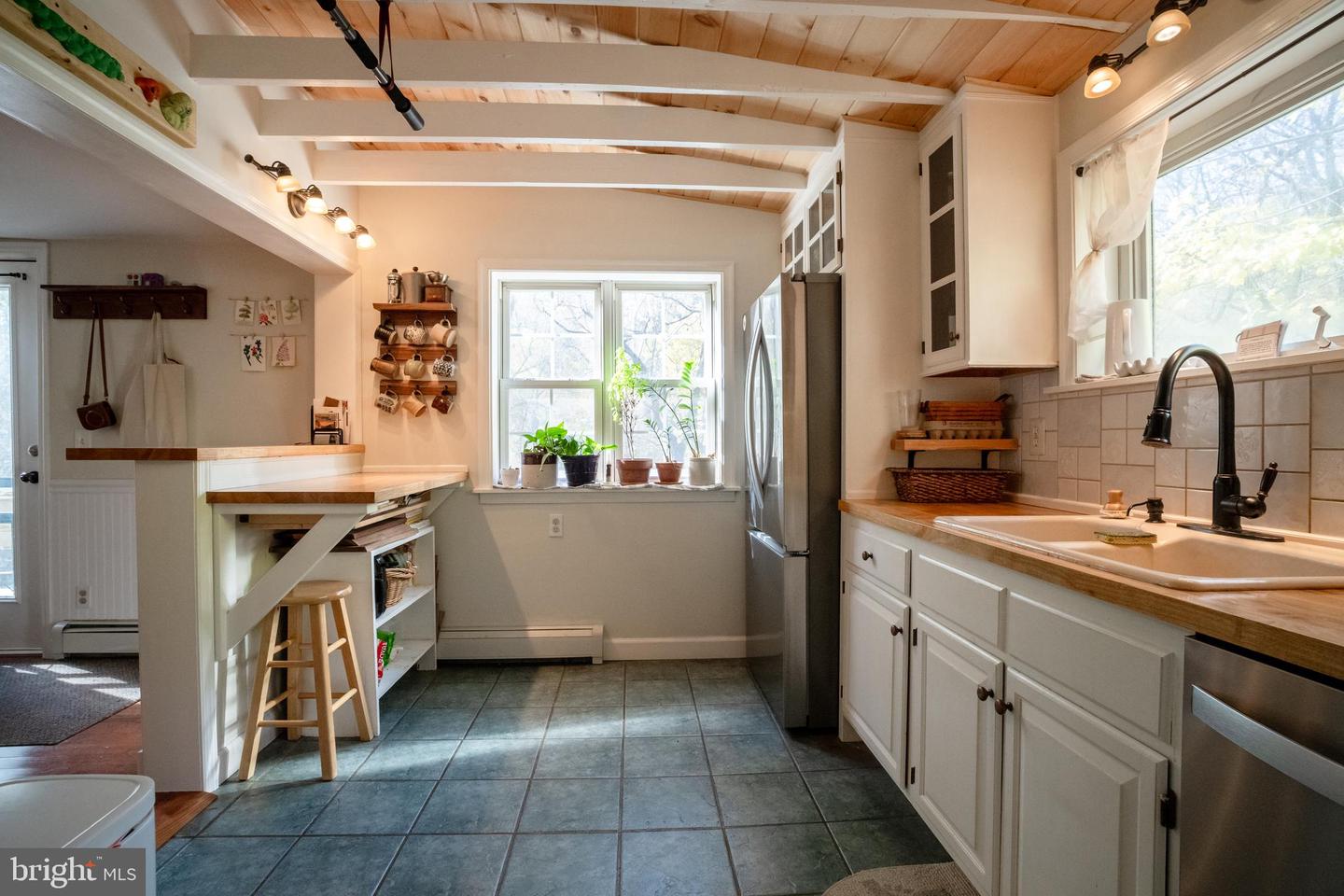 33563 SNICKERSVILLE TPKE, BLUEMONT, Virginia 20135, 3 Bedrooms Bedrooms, ,1 BathroomBathrooms,Residential,For sale,33563 SNICKERSVILLE TPKE,VALO2110424 MLS # VALO2110424