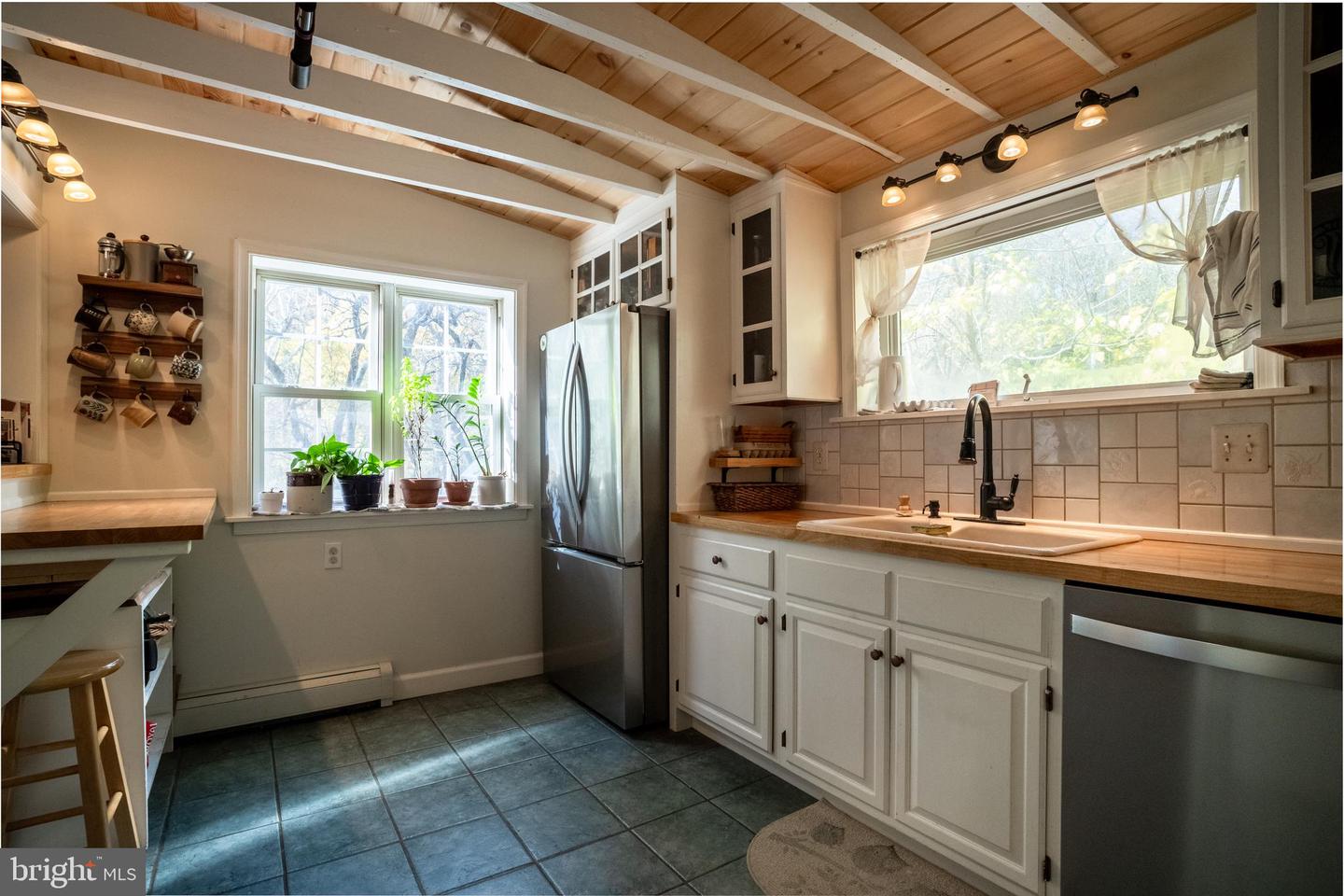 33563 SNICKERSVILLE TPKE, BLUEMONT, Virginia 20135, 3 Bedrooms Bedrooms, ,1 BathroomBathrooms,Residential,For sale,33563 SNICKERSVILLE TPKE,VALO2110424 MLS # VALO2110424