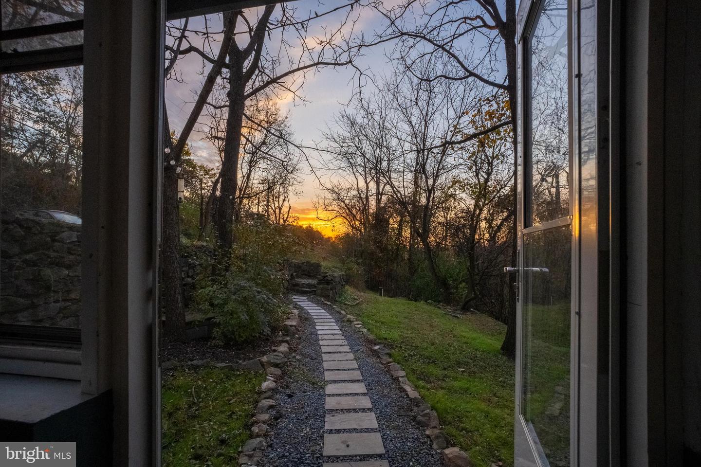 33563 SNICKERSVILLE TPKE, BLUEMONT, Virginia 20135, 3 Bedrooms Bedrooms, ,1 BathroomBathrooms,Residential,For sale,33563 SNICKERSVILLE TPKE,VALO2110424 MLS # VALO2110424