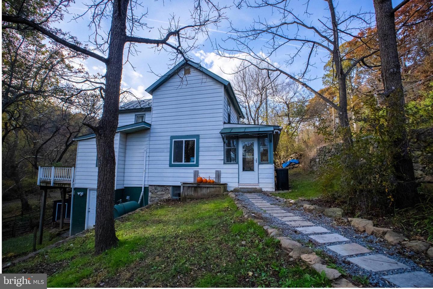 33563 SNICKERSVILLE TPKE, BLUEMONT, Virginia 20135, 3 Bedrooms Bedrooms, ,1 BathroomBathrooms,Residential,For sale,33563 SNICKERSVILLE TPKE,VALO2110424 MLS # VALO2110424