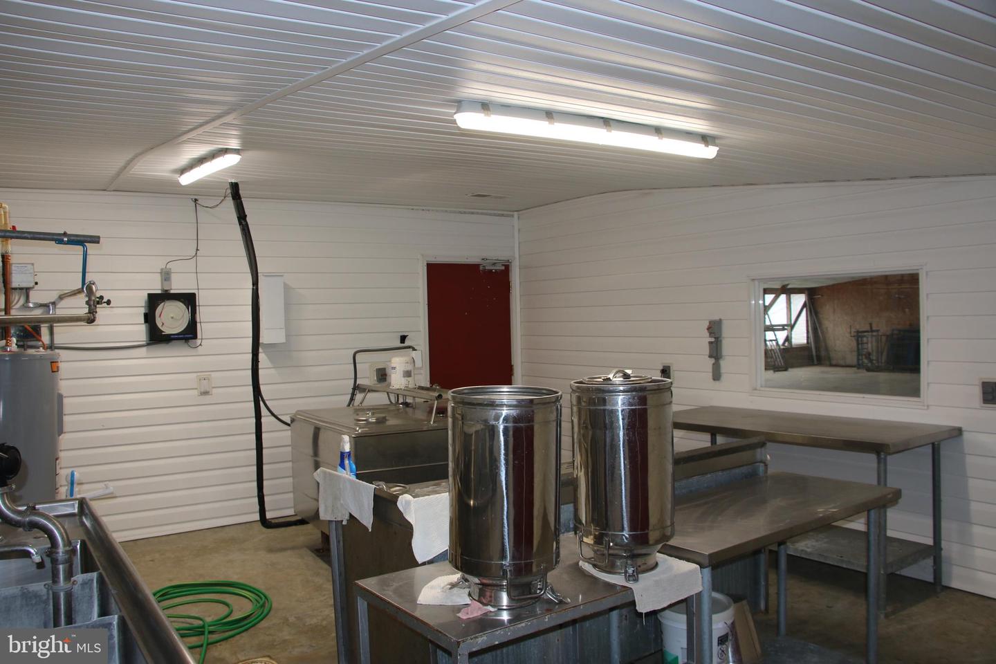 499 E LEE HWY, NEW MARKET, Virginia 22844, 3 Bedrooms Bedrooms, ,2 BathroomsBathrooms,Farm,For sale,499 E LEE HWY,VASH2012864 MLS # VASH2012864