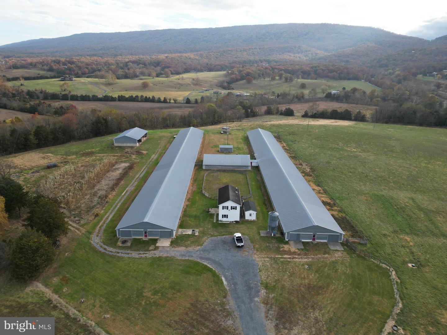 499 E LEE HWY, NEW MARKET, Virginia 22844, 3 Bedrooms Bedrooms, ,2 BathroomsBathrooms,Farm,For sale,499 E LEE HWY,VASH2012864 MLS # VASH2012864