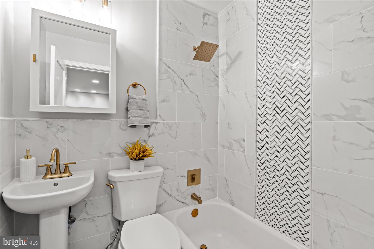 1241 18TH ST NE #3, WASHINGTON, District Of Columbia 20002, 2 Bedrooms Bedrooms, ,2 BathroomsBathrooms,Residential,For sale,1241 18TH ST NE #3,DCDC2197954 MLS # DCDC2197954