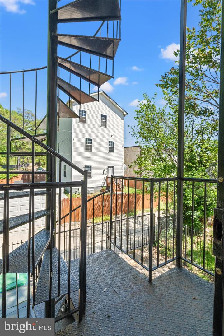 1241 18TH ST NE #3, WASHINGTON, District Of Columbia 20002, 2 Bedrooms Bedrooms, ,2 BathroomsBathrooms,Residential,For sale,1241 18TH ST NE #3,DCDC2197954 MLS # DCDC2197954