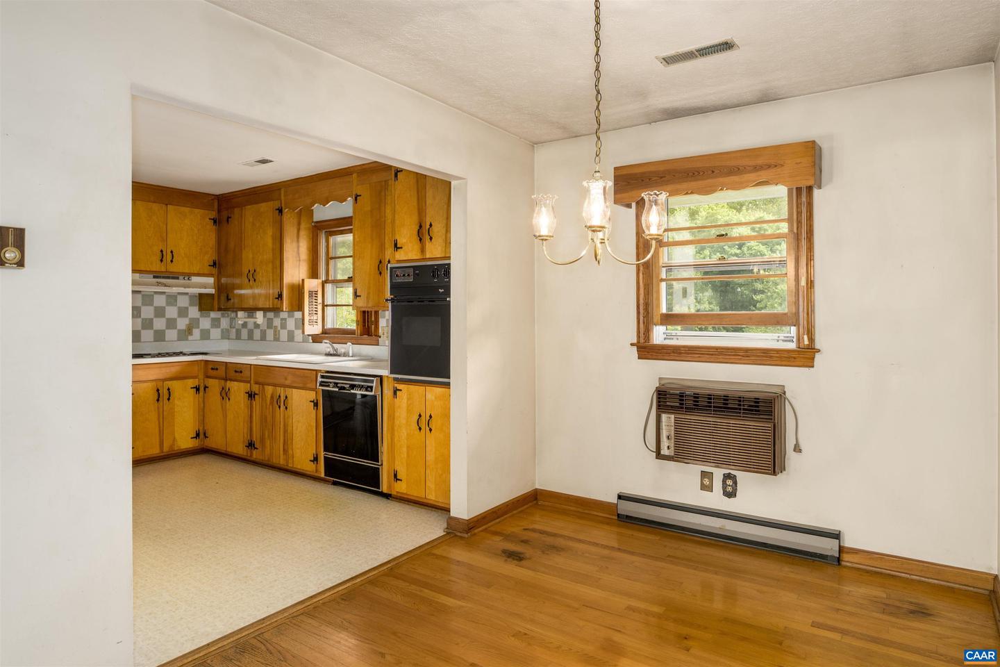 1160 PEN PARK LN, CHARLOTTESVILLE, Virginia 22901, 2 Bedrooms Bedrooms, ,2 BathroomsBathrooms,Residential,For sale,1160 PEN PARK LN,665765 MLS # 665765 1160 PEN PARK LN, CHARLOTTESVILLE, Virginia 22901, 2 Bedrooms Bedrooms, ,2 BathroomsBathrooms,Residential,For sale,1160 PEN PARK LN,665765 MLS # 665765