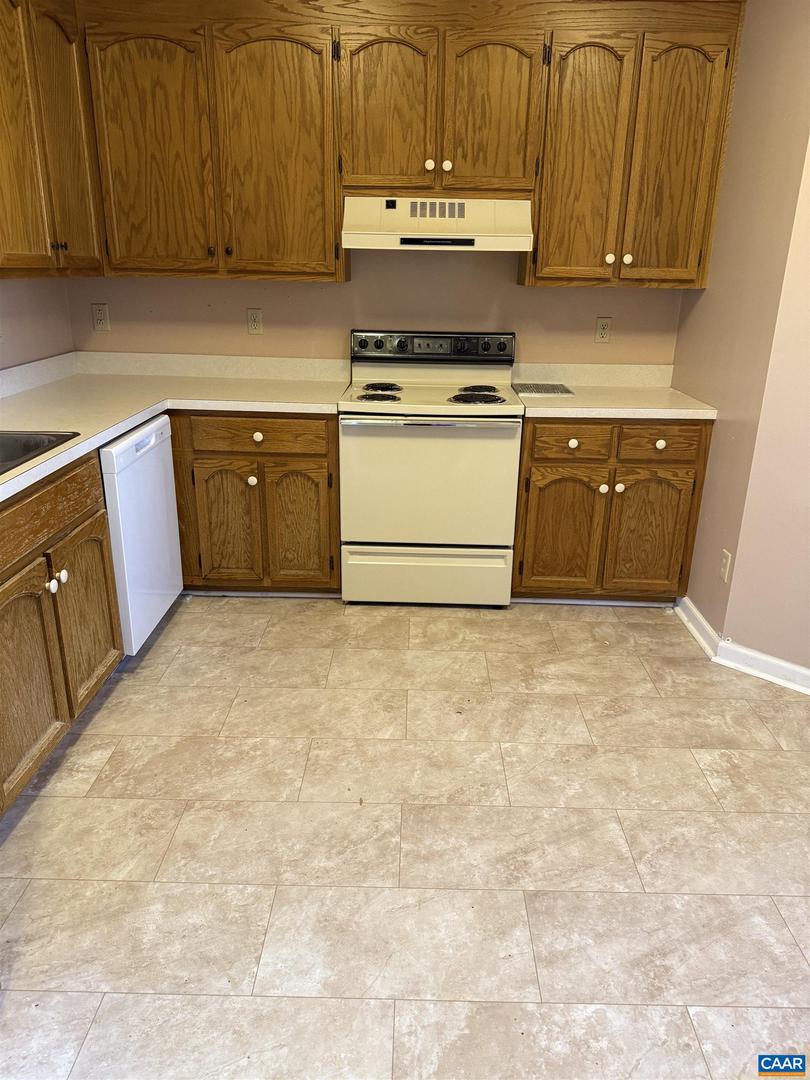 2307 FINCH CT, CHARLOTTESVILLE, Virginia 22911, 3 Bedrooms Bedrooms, ,2 BathroomsBathrooms,Residential,For sale,2307 FINCH CT,665861 MLS # 665861 2307 FINCH CT, CHARLOTTESVILLE, Virginia 22911, 3 Bedrooms Bedrooms, ,2 BathroomsBathrooms,Residential,For sale,2307 FINCH CT,665861 MLS # 665861