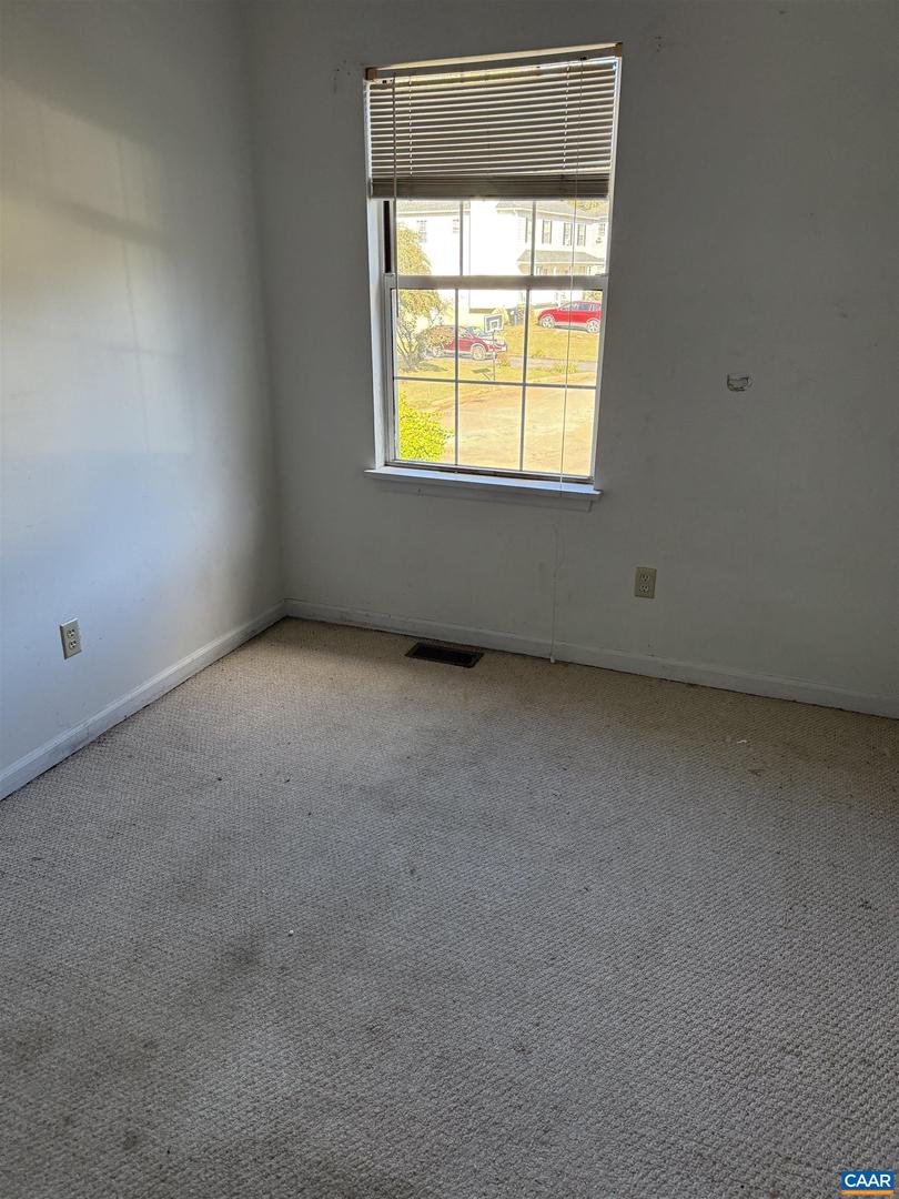 2307 FINCH CT, CHARLOTTESVILLE, Virginia 22911, 3 Bedrooms Bedrooms, ,2 BathroomsBathrooms,Residential,For sale,2307 FINCH CT,665861 MLS # 665861 2307 FINCH CT, CHARLOTTESVILLE, Virginia 22911, 3 Bedrooms Bedrooms, ,2 BathroomsBathrooms,Residential,For sale,2307 FINCH CT,665861 MLS # 665861