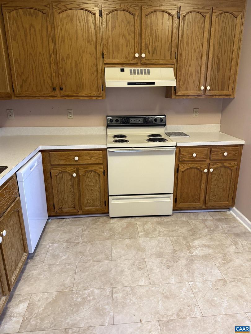 2307 FINCH CT, CHARLOTTESVILLE, Virginia 22911, 3 Bedrooms Bedrooms, ,2 BathroomsBathrooms,Residential,For sale,2307 FINCH CT,665861 MLS # 665861 2307 FINCH CT, CHARLOTTESVILLE, Virginia 22911, 3 Bedrooms Bedrooms, ,2 BathroomsBathrooms,Residential,For sale,2307 FINCH CT,665861 MLS # 665861