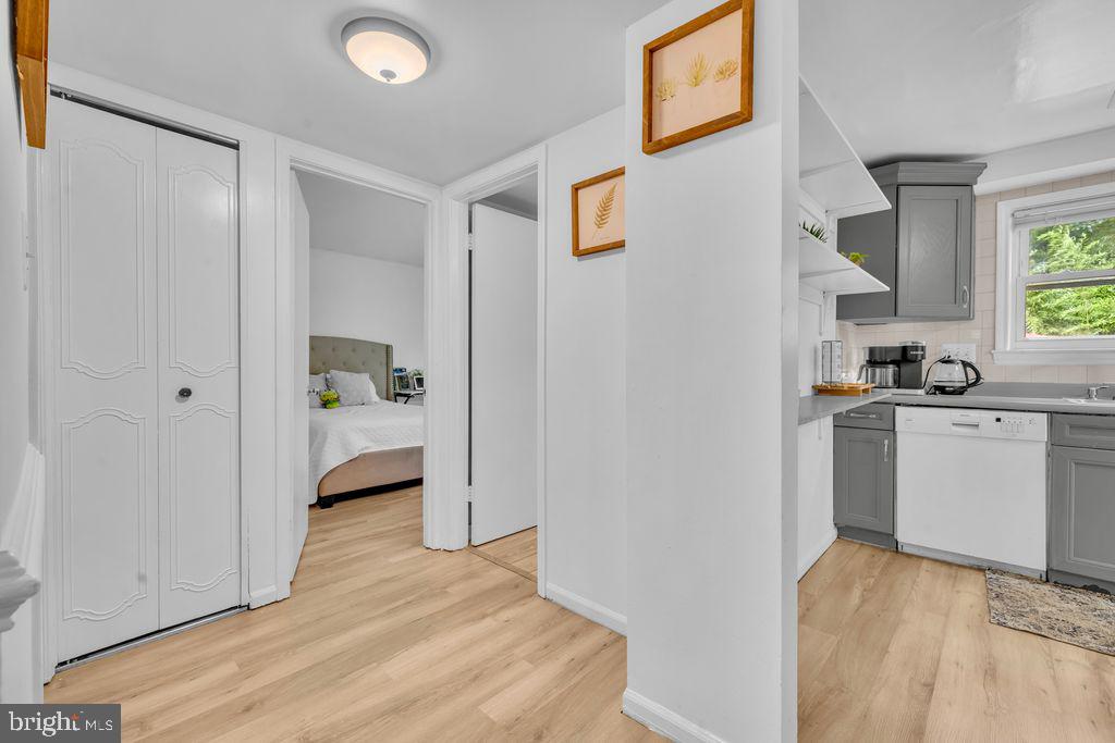 1112 E MAPLE AVE, STERLING, Virginia 20164, 4 Bedrooms Bedrooms, ,2 BathroomsBathrooms,Residential,For sale,1112 E MAPLE AVE,VALO2102852 MLS # VALO2102852 1112 E MAPLE AVE, STERLING, Virginia 20164, 4 Bedrooms Bedrooms, ,2 BathroomsBathrooms,Residential,For sale,1112 E MAPLE AVE,VALO2102852 MLS # VALO2102852