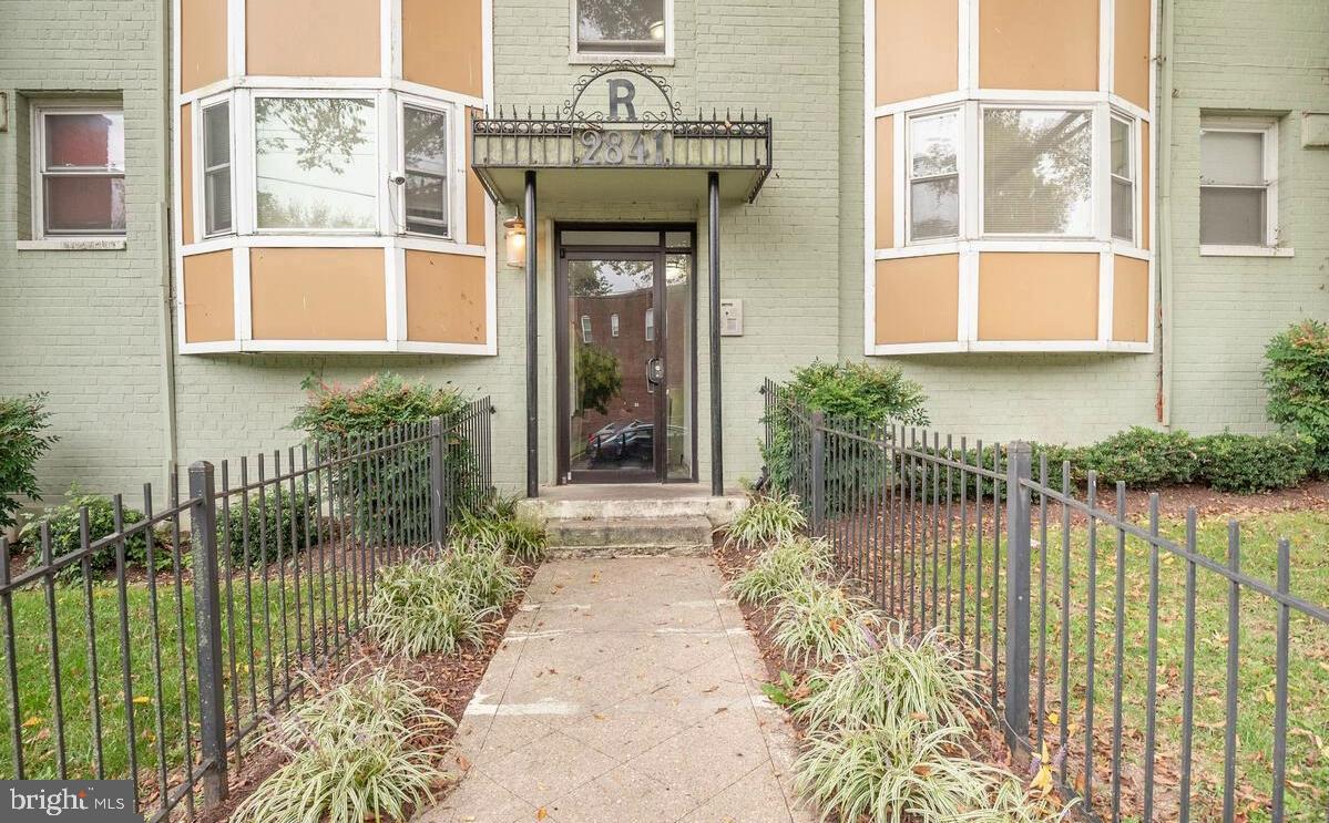 2841 GAINESVILLE ST SE #203, WASHINGTON, District Of Columbia 20020, 2 Bedrooms Bedrooms, ,1 BathroomBathrooms,Residential,For sale,2841 GAINESVILLE ST SE #203,DCDC2212318 MLS # DCDC2212318