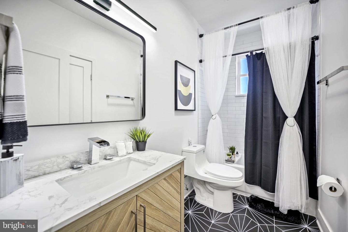 1621 T ST SE #8, WASHINGTON, District Of Columbia 20020, 4 Bedrooms Bedrooms, ,2 BathroomsBathrooms,Residential,For sale,1621 T ST SE #8,DCDC2212900 MLS # DCDC2212900