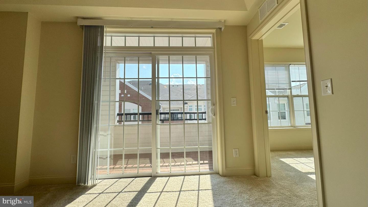 9202 CHARLESTON DR #405, MANASSAS, Virginia 20110, 2 Bedrooms Bedrooms, ,2 BathroomsBathrooms,Residential,For sale,9202 CHARLESTON DR #405,VAMN2009108 MLS # VAMN2009108