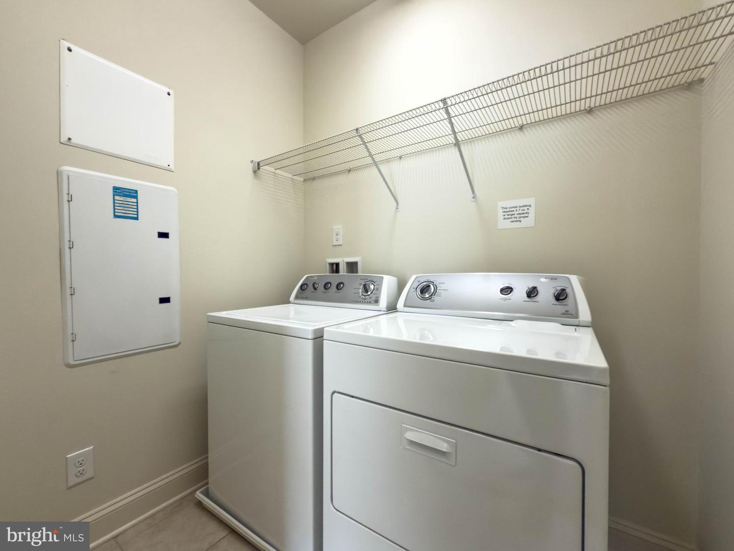 9202 CHARLESTON DR #405, MANASSAS, Virginia 20110, 2 Bedrooms Bedrooms, ,2 BathroomsBathrooms,Residential,For sale,9202 CHARLESTON DR #405,VAMN2009108 MLS # VAMN2009108