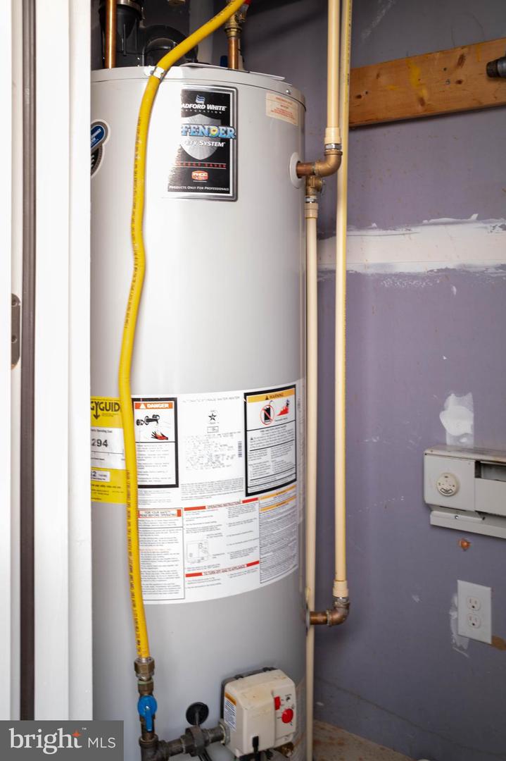 9202 CHARLESTON DR #405, MANASSAS, Virginia 20110, 2 Bedrooms Bedrooms, ,2 BathroomsBathrooms,Residential,For sale,9202 CHARLESTON DR #405,VAMN2009108 MLS # VAMN2009108