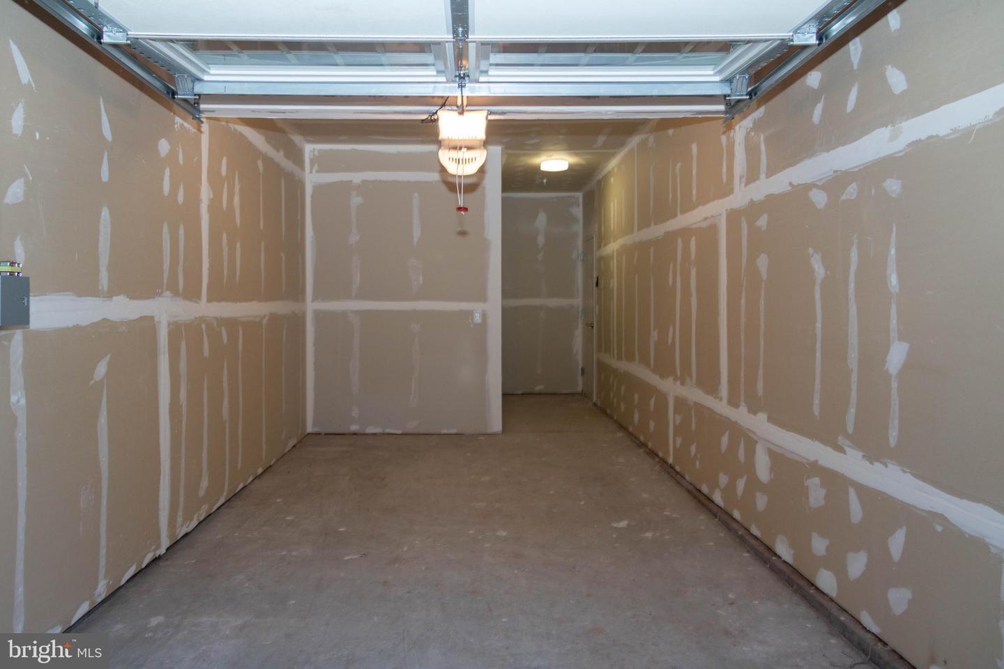 9202 CHARLESTON DR #405, MANASSAS, Virginia 20110, 2 Bedrooms Bedrooms, ,2 BathroomsBathrooms,Residential,For sale,9202 CHARLESTON DR #405,VAMN2009108 MLS # VAMN2009108