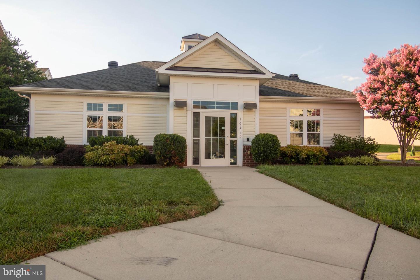 9202 CHARLESTON DR #405, MANASSAS, Virginia 20110, 2 Bedrooms Bedrooms, ,2 BathroomsBathrooms,Residential,For sale,9202 CHARLESTON DR #405,VAMN2009108 MLS # VAMN2009108