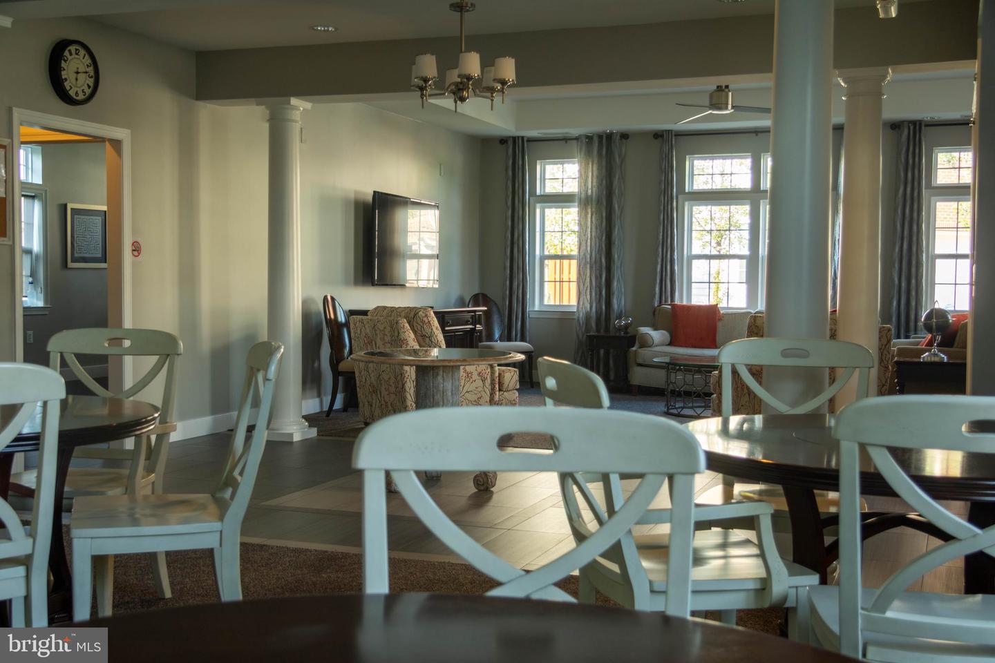 9202 CHARLESTON DR #405, MANASSAS, Virginia 20110, 2 Bedrooms Bedrooms, ,2 BathroomsBathrooms,Residential,For sale,9202 CHARLESTON DR #405,VAMN2009108 MLS # VAMN2009108