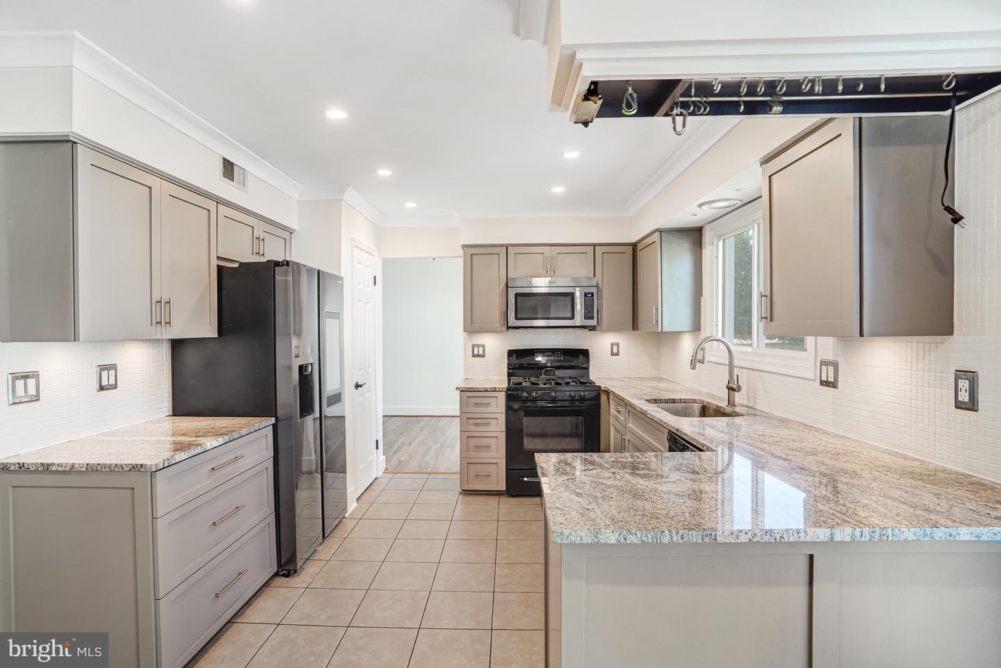 8006 ROCKY RUN RD, GAINESVILLE, Virginia 20155, 4 Bedrooms Bedrooms, ,3 BathroomsBathrooms,Residential,For sale,8006 ROCKY RUN RD,VAPW2103288 MLS # VAPW2103288 8006 ROCKY RUN RD, GAINESVILLE, Virginia 20155, 4 Bedrooms Bedrooms, ,3 BathroomsBathrooms,Residential,For sale,8006 ROCKY RUN RD,VAPW2103288 MLS # VAPW2103288