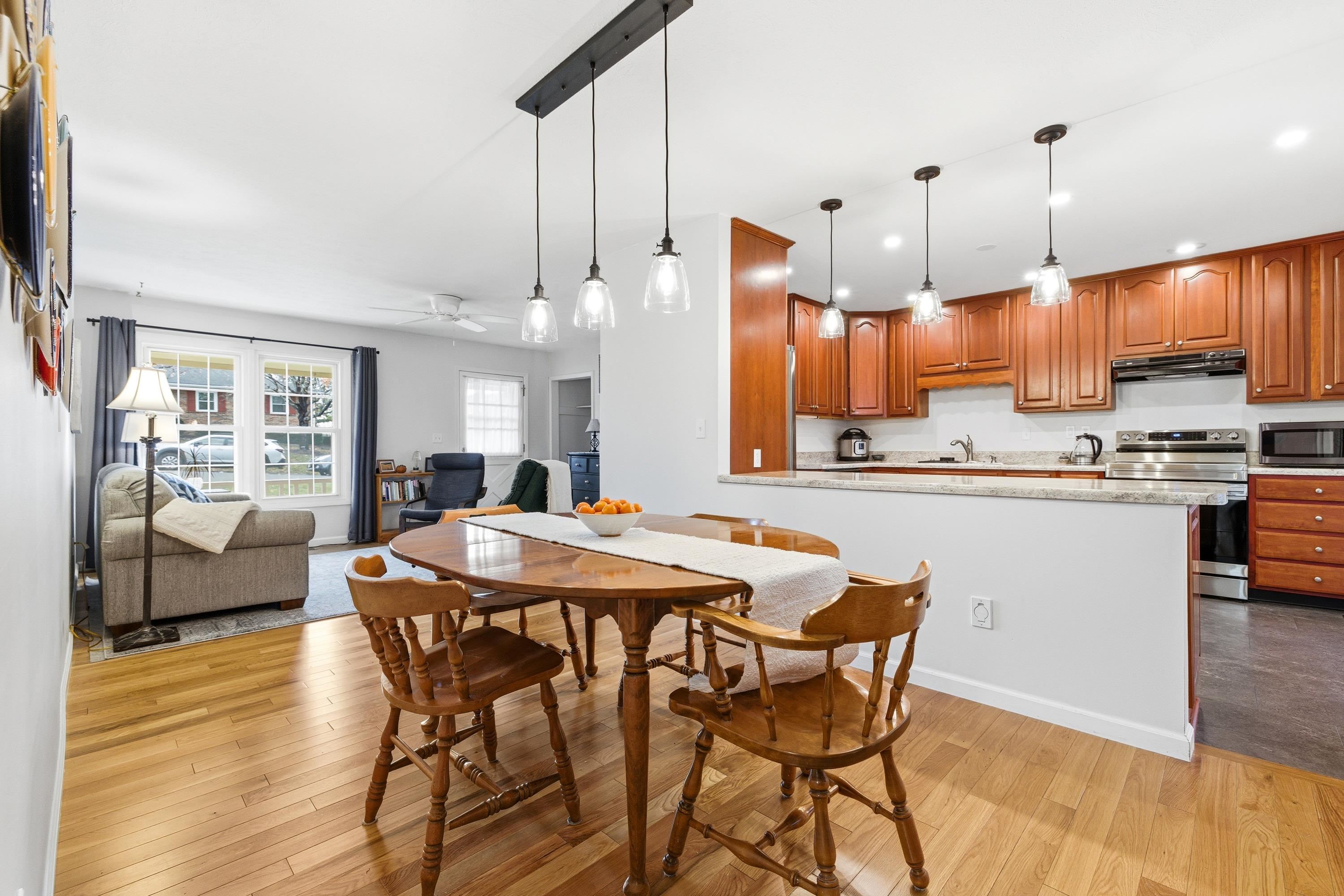 967 LEE AVE, HARRISONBURG, Virginia 22802, 3 Bedrooms Bedrooms, ,2 BathroomsBathrooms,Residential,967 LEE AVE,670687 MLS # 670687 967 LEE AVE, HARRISONBURG, Virginia 22802, 3 Bedrooms Bedrooms, ,2 BathroomsBathrooms,Residential,967 LEE AVE,670687 MLS # 670687