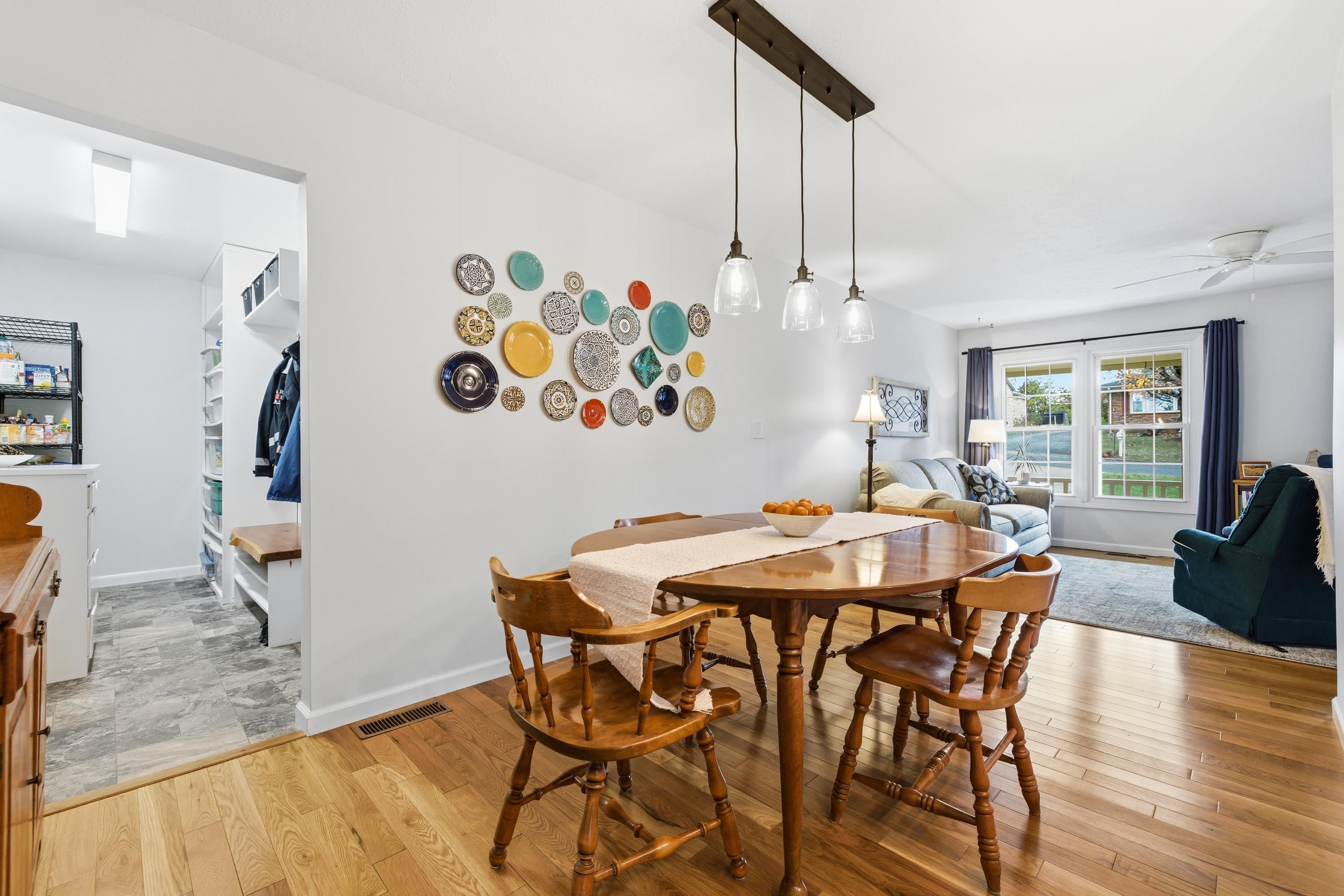 967 LEE AVE, HARRISONBURG, Virginia 22802, 3 Bedrooms Bedrooms, ,2 BathroomsBathrooms,Residential,967 LEE AVE,670687 MLS # 670687 967 LEE AVE, HARRISONBURG, Virginia 22802, 3 Bedrooms Bedrooms, ,2 BathroomsBathrooms,Residential,967 LEE AVE,670687 MLS # 670687