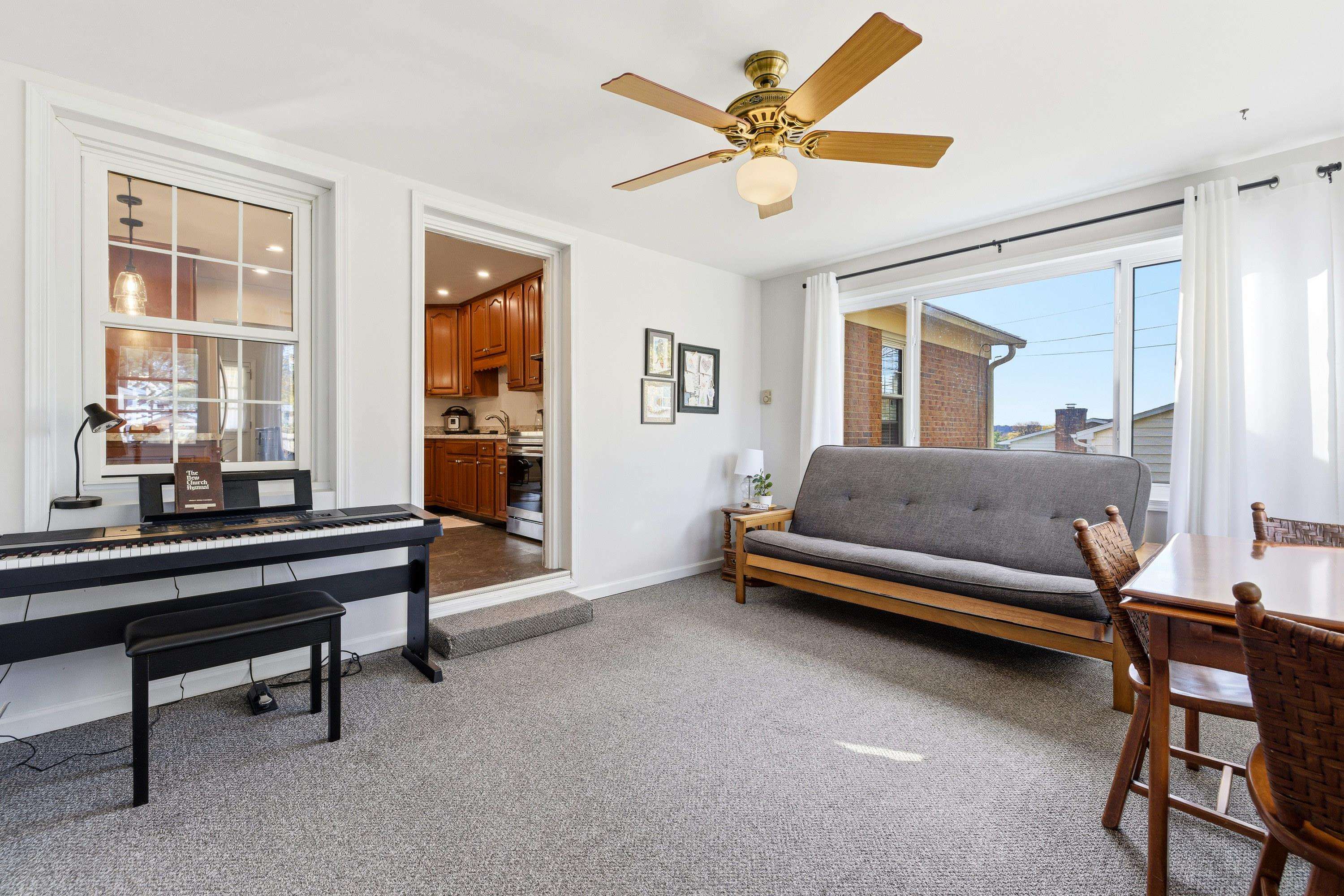 967 LEE AVE, HARRISONBURG, Virginia 22802, 3 Bedrooms Bedrooms, ,2 BathroomsBathrooms,Residential,967 LEE AVE,670687 MLS # 670687 967 LEE AVE, HARRISONBURG, Virginia 22802, 3 Bedrooms Bedrooms, ,2 BathroomsBathrooms,Residential,967 LEE AVE,670687 MLS # 670687