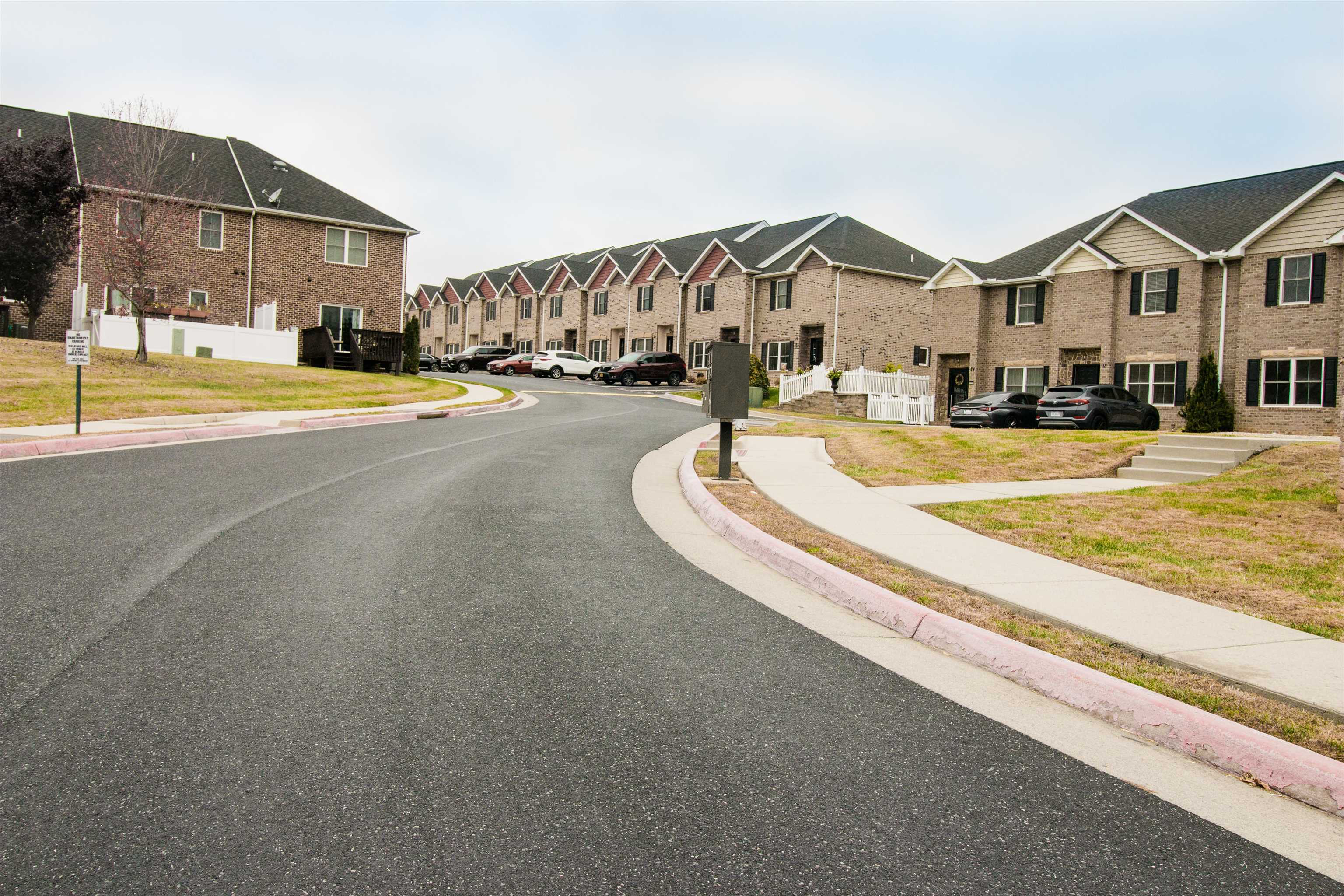 12 CEDAR POINT LN, ROCKINGHAM, Virginia 22802, 2 Bedrooms Bedrooms, ,2 BathroomsBathrooms,Residential,All Brick Townhome only Minutes from H'Burg City L,12 CEDAR POINT LN,670688 MLS # 670688 12 CEDAR POINT LN, ROCKINGHAM, Virginia 22802, 2 Bedrooms Bedrooms, ,2 BathroomsBathrooms,Residential,All Brick Townhome only Minutes from H'Burg City L,12 CEDAR POINT LN,670688 MLS # 670688