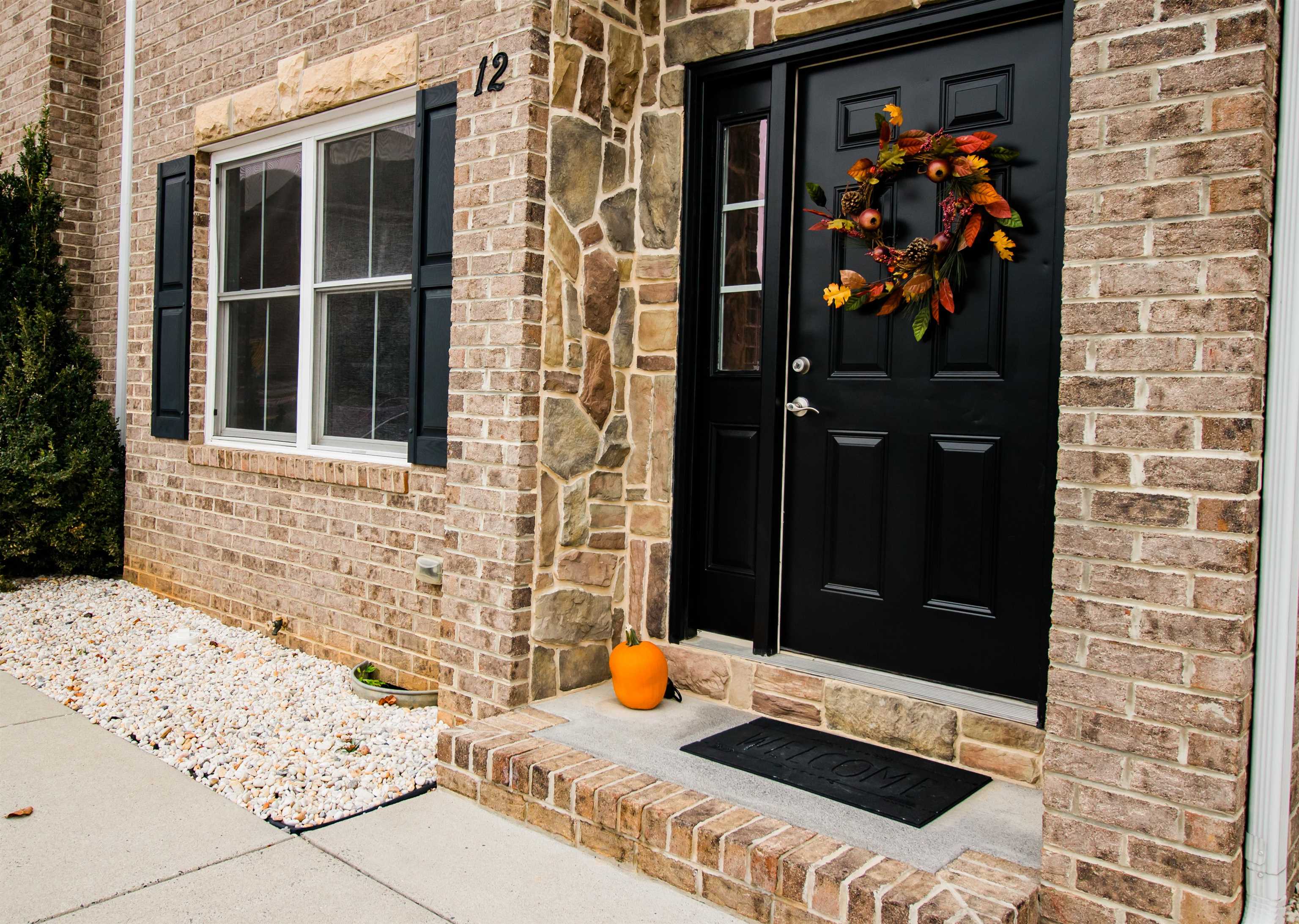 12 CEDAR POINT LN, ROCKINGHAM, Virginia 22802, 2 Bedrooms Bedrooms, ,2 BathroomsBathrooms,Residential,All Brick Townhome only Minutes from H'Burg City L,12 CEDAR POINT LN,670688 MLS # 670688 12 CEDAR POINT LN, ROCKINGHAM, Virginia 22802, 2 Bedrooms Bedrooms, ,2 BathroomsBathrooms,Residential,All Brick Townhome only Minutes from H'Burg City L,12 CEDAR POINT LN,670688 MLS # 670688