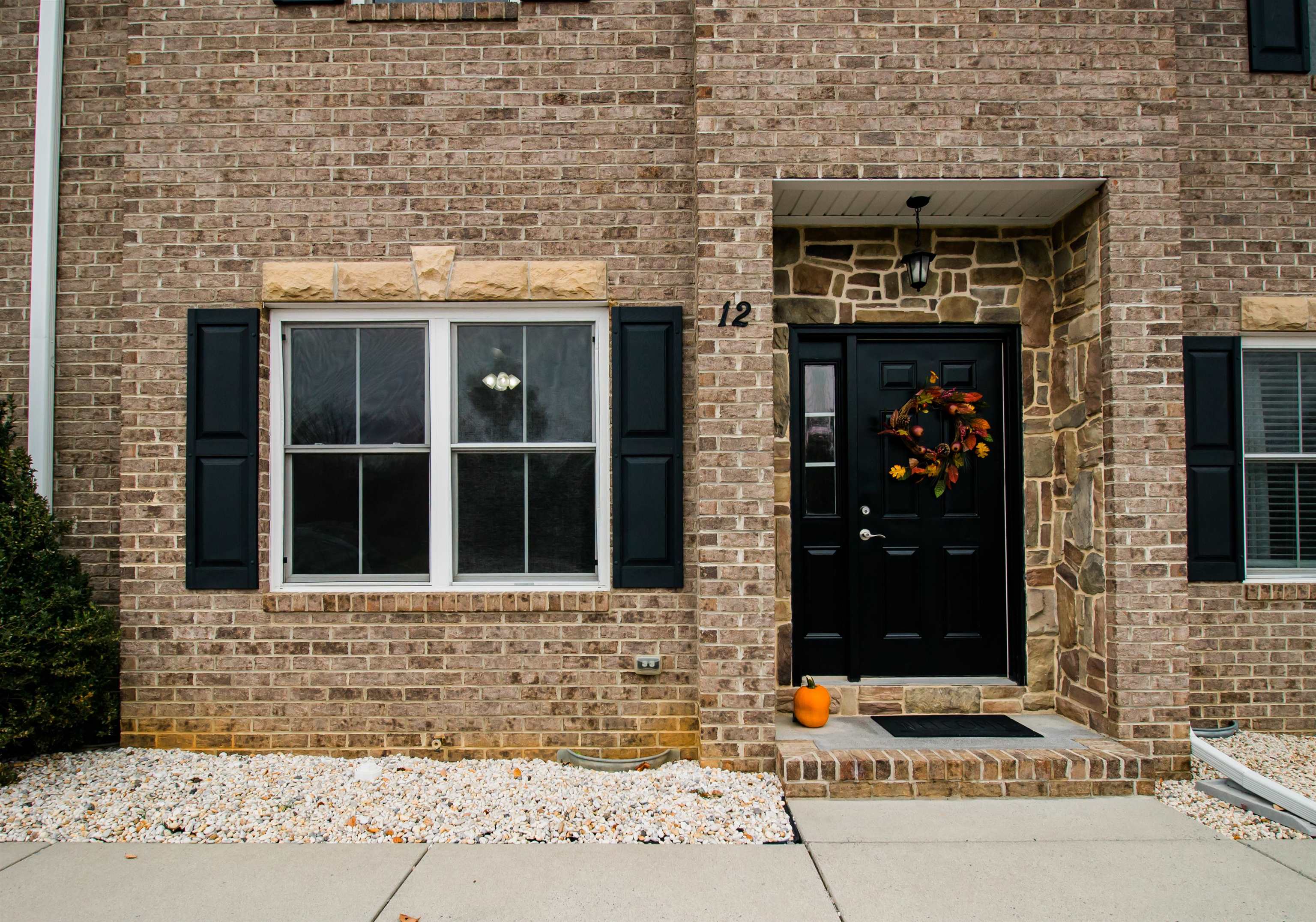 12 CEDAR POINT LN, ROCKINGHAM, Virginia 22802, 2 Bedrooms Bedrooms, ,2 BathroomsBathrooms,Residential,All Brick Townhome only Minutes from H'Burg City L,12 CEDAR POINT LN,670688 MLS # 670688 12 CEDAR POINT LN, ROCKINGHAM, Virginia 22802, 2 Bedrooms Bedrooms, ,2 BathroomsBathrooms,Residential,All Brick Townhome only Minutes from H'Burg City L,12 CEDAR POINT LN,670688 MLS # 670688