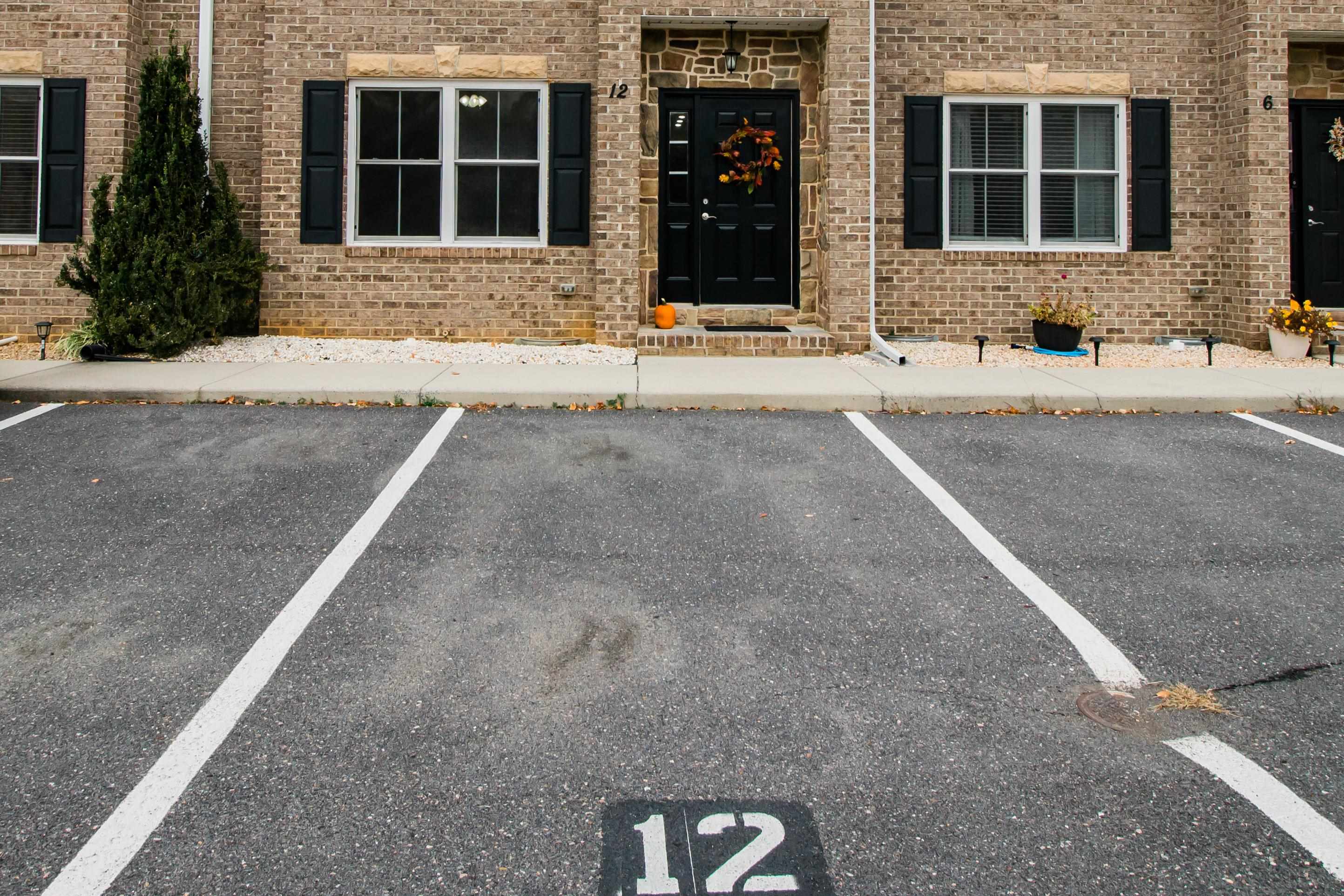 12 CEDAR POINT LN, ROCKINGHAM, Virginia 22802, 2 Bedrooms Bedrooms, ,2 BathroomsBathrooms,Residential,All Brick Townhome only Minutes from H'Burg City L,12 CEDAR POINT LN,670688 MLS # 670688 12 CEDAR POINT LN, ROCKINGHAM, Virginia 22802, 2 Bedrooms Bedrooms, ,2 BathroomsBathrooms,Residential,All Brick Townhome only Minutes from H'Burg City L,12 CEDAR POINT LN,670688 MLS # 670688