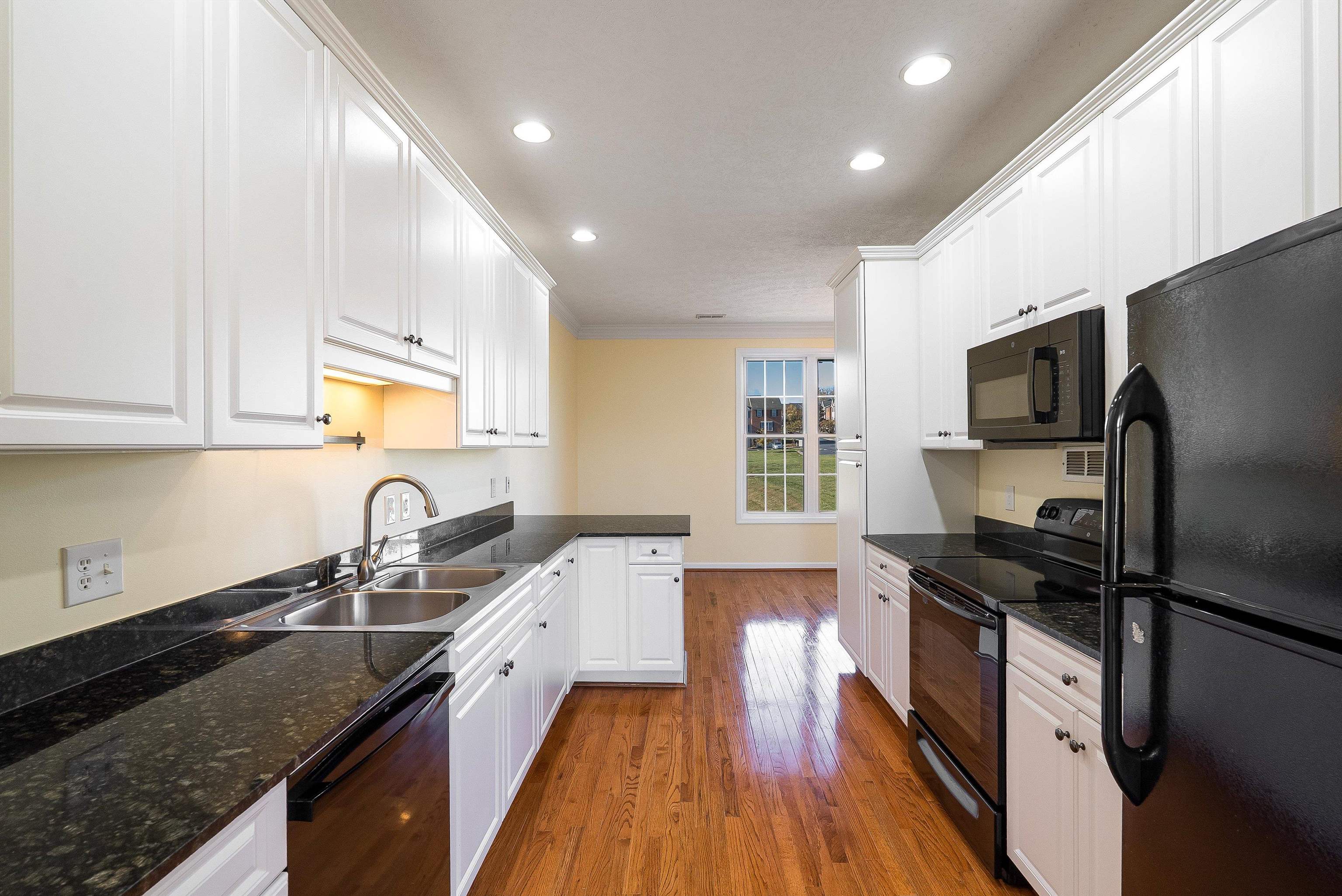 1439 FLOWING SPRING LN, ROCKINGHAM, Virginia 22801, 3 Bedrooms Bedrooms, ,2 BathroomsBathrooms,Residential,Move-In Ready Townhome,1439 FLOWING SPRING LN,670690 MLS # 670690 1439 FLOWING SPRING LN, ROCKINGHAM, Virginia 22801, 3 Bedrooms Bedrooms, ,2 BathroomsBathrooms,Residential,Move-In Ready Townhome,1439 FLOWING SPRING LN,670690 MLS # 670690