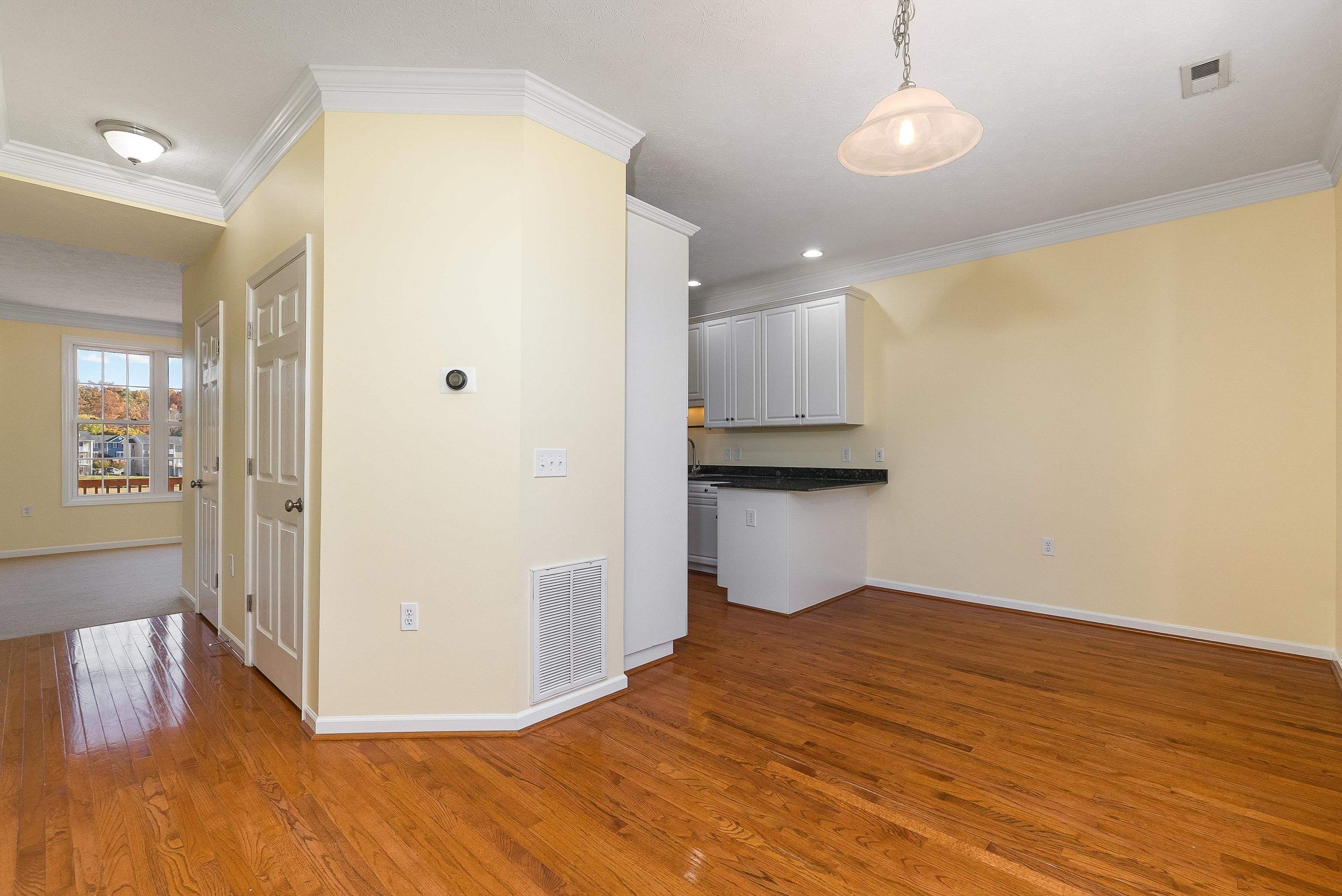 1439 FLOWING SPRING LN, ROCKINGHAM, Virginia 22801, 3 Bedrooms Bedrooms, ,2 BathroomsBathrooms,Residential,Move-In Ready Townhome,1439 FLOWING SPRING LN,670690 MLS # 670690 1439 FLOWING SPRING LN, ROCKINGHAM, Virginia 22801, 3 Bedrooms Bedrooms, ,2 BathroomsBathrooms,Residential,Move-In Ready Townhome,1439 FLOWING SPRING LN,670690 MLS # 670690