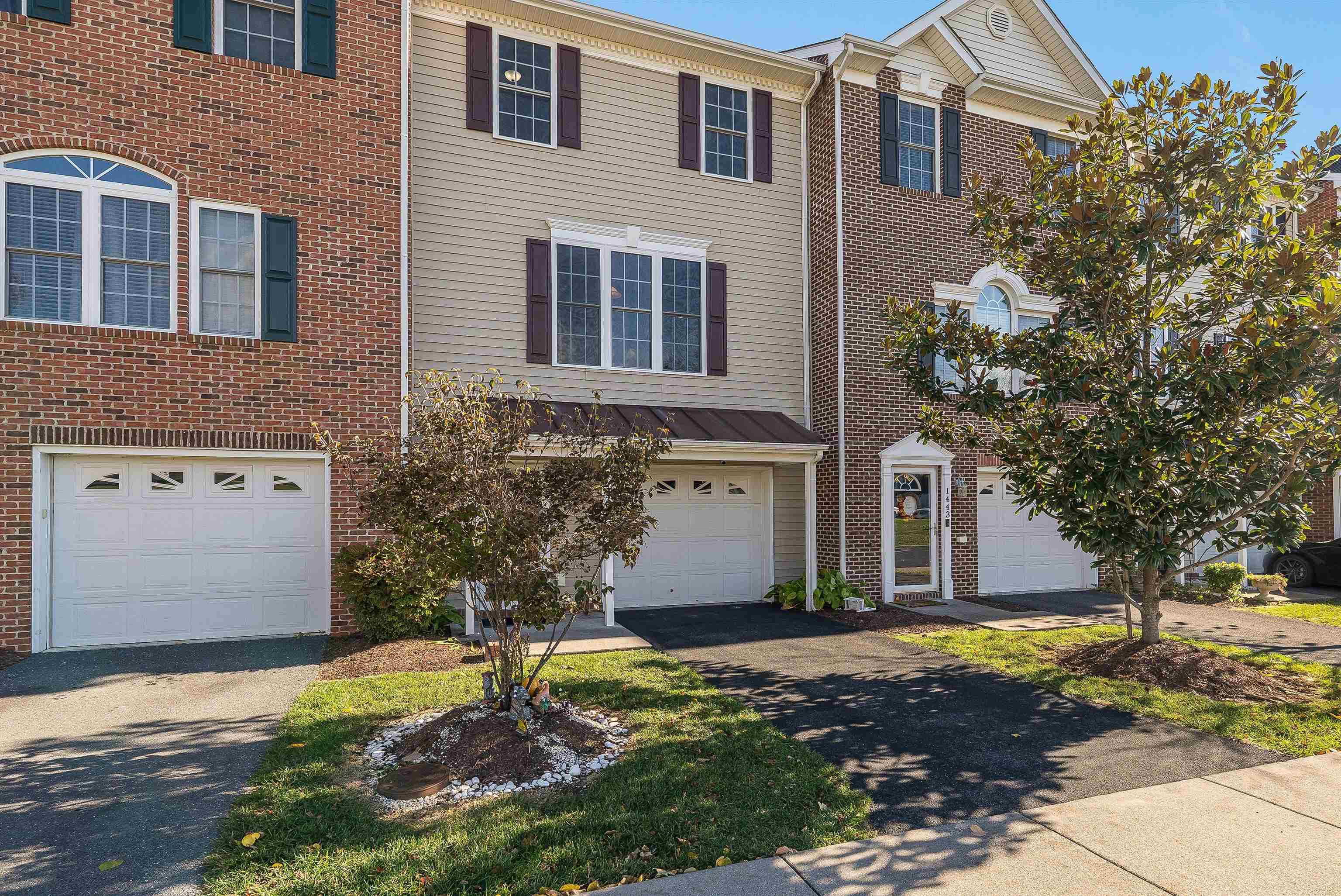 1439 FLOWING SPRING LN, ROCKINGHAM, Virginia 22801, 3 Bedrooms Bedrooms, ,2 BathroomsBathrooms,Residential,Move-In Ready Townhome,1439 FLOWING SPRING LN,670690 MLS # 670690 1439 FLOWING SPRING LN, ROCKINGHAM, Virginia 22801, 3 Bedrooms Bedrooms, ,2 BathroomsBathrooms,Residential,Move-In Ready Townhome,1439 FLOWING SPRING LN,670690 MLS # 670690