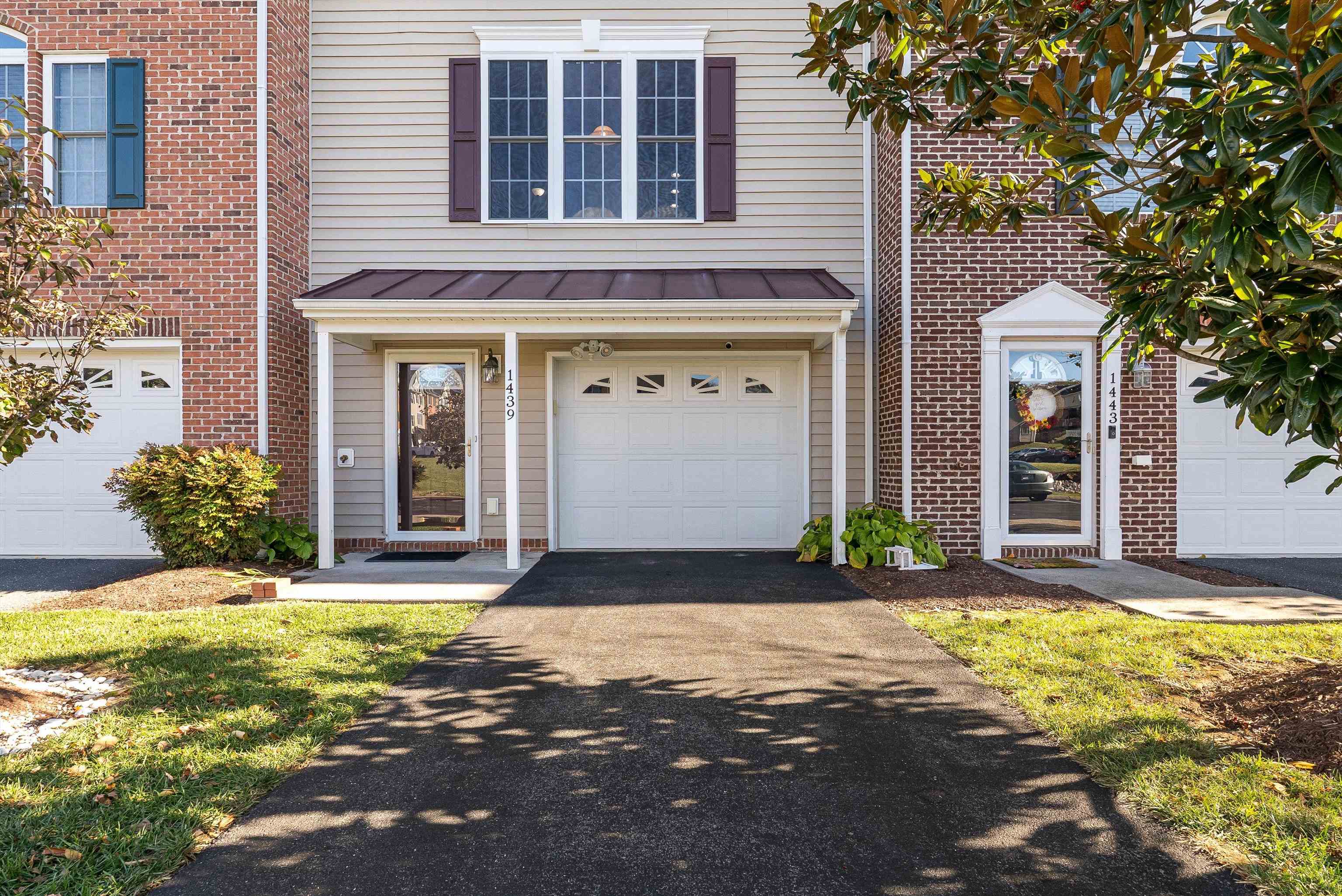 1439 FLOWING SPRING LN, ROCKINGHAM, Virginia 22801, 3 Bedrooms Bedrooms, ,2 BathroomsBathrooms,Residential,Move-In Ready Townhome,1439 FLOWING SPRING LN,670690 MLS # 670690 1439 FLOWING SPRING LN, ROCKINGHAM, Virginia 22801, 3 Bedrooms Bedrooms, ,2 BathroomsBathrooms,Residential,Move-In Ready Townhome,1439 FLOWING SPRING LN,670690 MLS # 670690