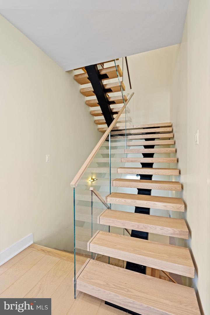 1573 WESTMORELAND ST, MCLEAN, Virginia 22101, 6 Bedrooms Bedrooms, ,6 BathroomsBathrooms,Residential,For sale,1573 WESTMORELAND ST,VAFX2277462 MLS # VAFX2277462