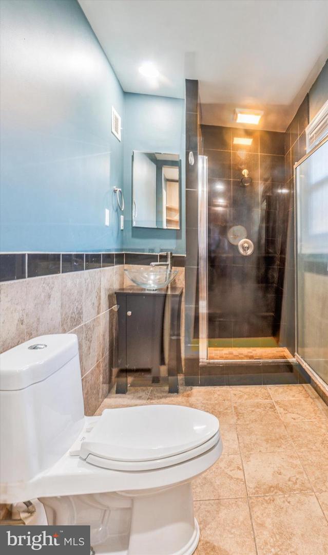 6719 RUSKIN ST, SPRINGFIELD, Virginia 22150, 4 Bedrooms Bedrooms, ,3 BathroomsBathrooms,Residential,For sale,6719 RUSKIN ST,VAFX2277536 MLS # VAFX2277536 6719 RUSKIN ST, SPRINGFIELD, Virginia 22150, 4 Bedrooms Bedrooms, ,3 BathroomsBathrooms,Residential,For sale,6719 RUSKIN ST,VAFX2277536 MLS # VAFX2277536