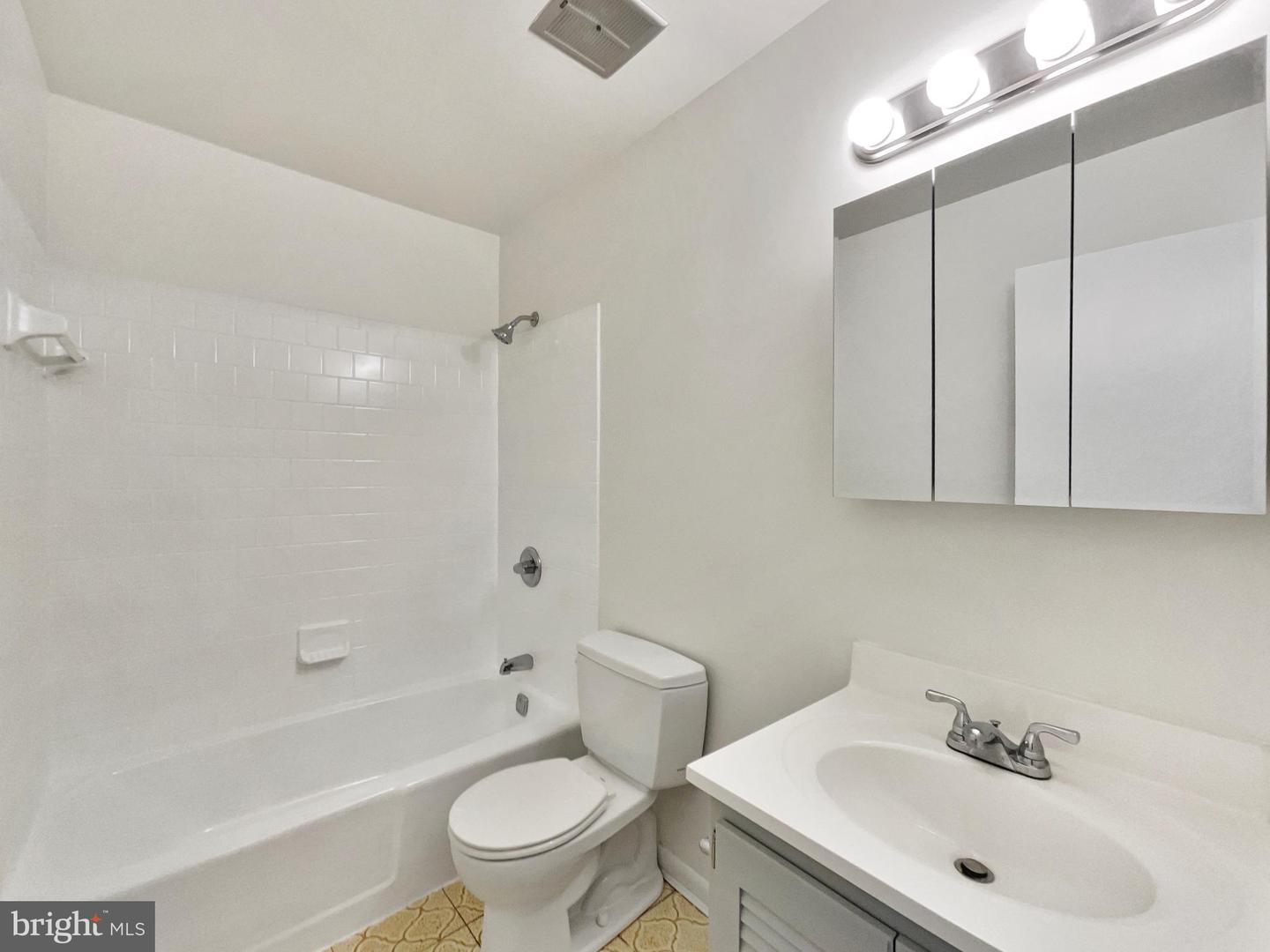 10625 PROVINCIAL DR #E, MANASSAS, Virginia 20109, 1 Bedroom Bedrooms, ,1 BathroomBathrooms,Residential,For sale,10625 PROVINCIAL DR #E,VAPW2107236 MLS # VAPW2107236