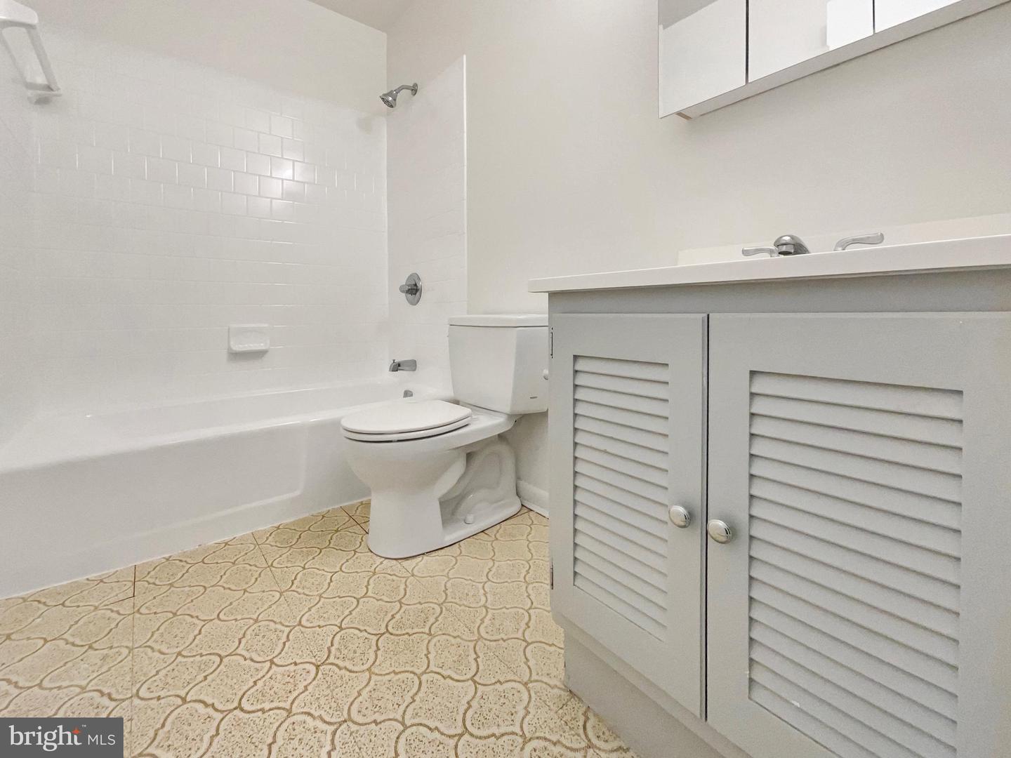 10625 PROVINCIAL DR #E, MANASSAS, Virginia 20109, 1 Bedroom Bedrooms, ,1 BathroomBathrooms,Residential,For sale,10625 PROVINCIAL DR #E,VAPW2107236 MLS # VAPW2107236