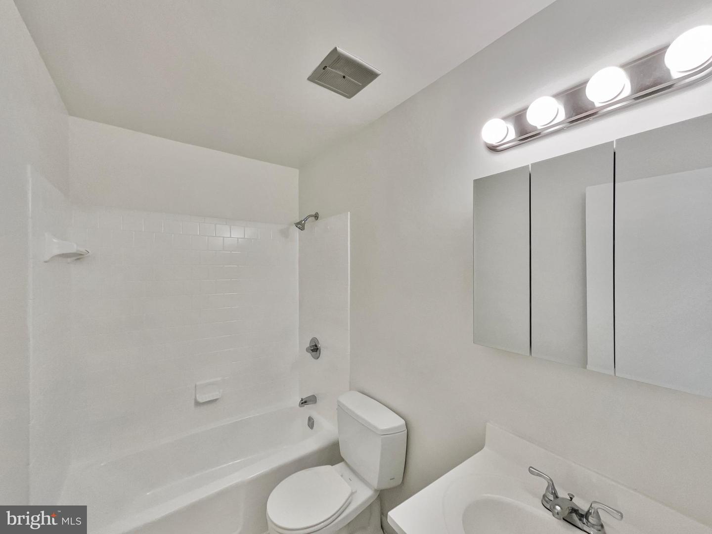 10625 PROVINCIAL DR #E, MANASSAS, Virginia 20109, 1 Bedroom Bedrooms, ,1 BathroomBathrooms,Residential,For sale,10625 PROVINCIAL DR #E,VAPW2107236 MLS # VAPW2107236