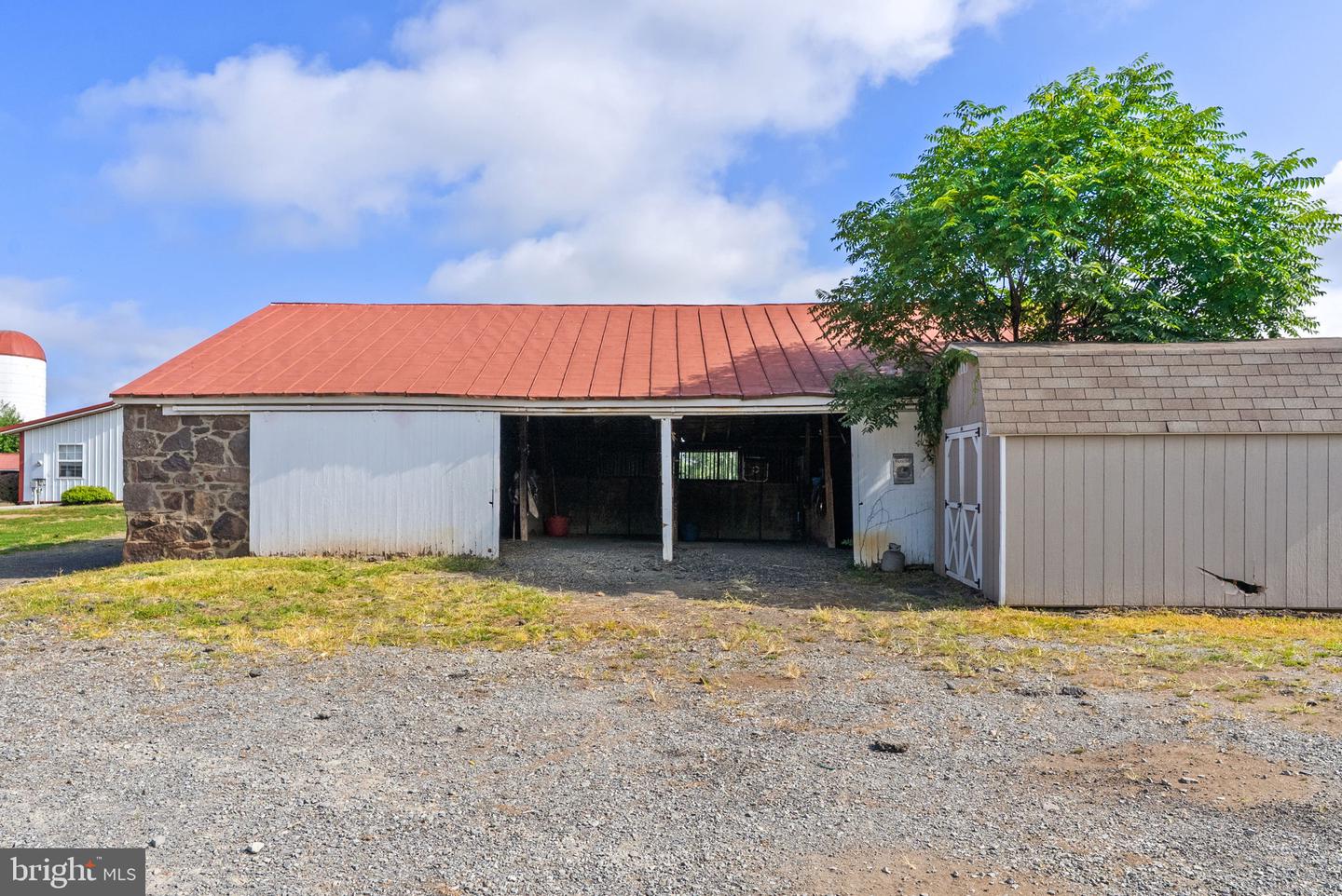 40332 COURTLAND FARM LN, ALDIE, Virginia 20105, 3 Bedrooms Bedrooms, ,2 BathroomsBathrooms,Farm,For sale,40332 COURTLAND FARM LN,VALO2104646 MLS # VALO2104646