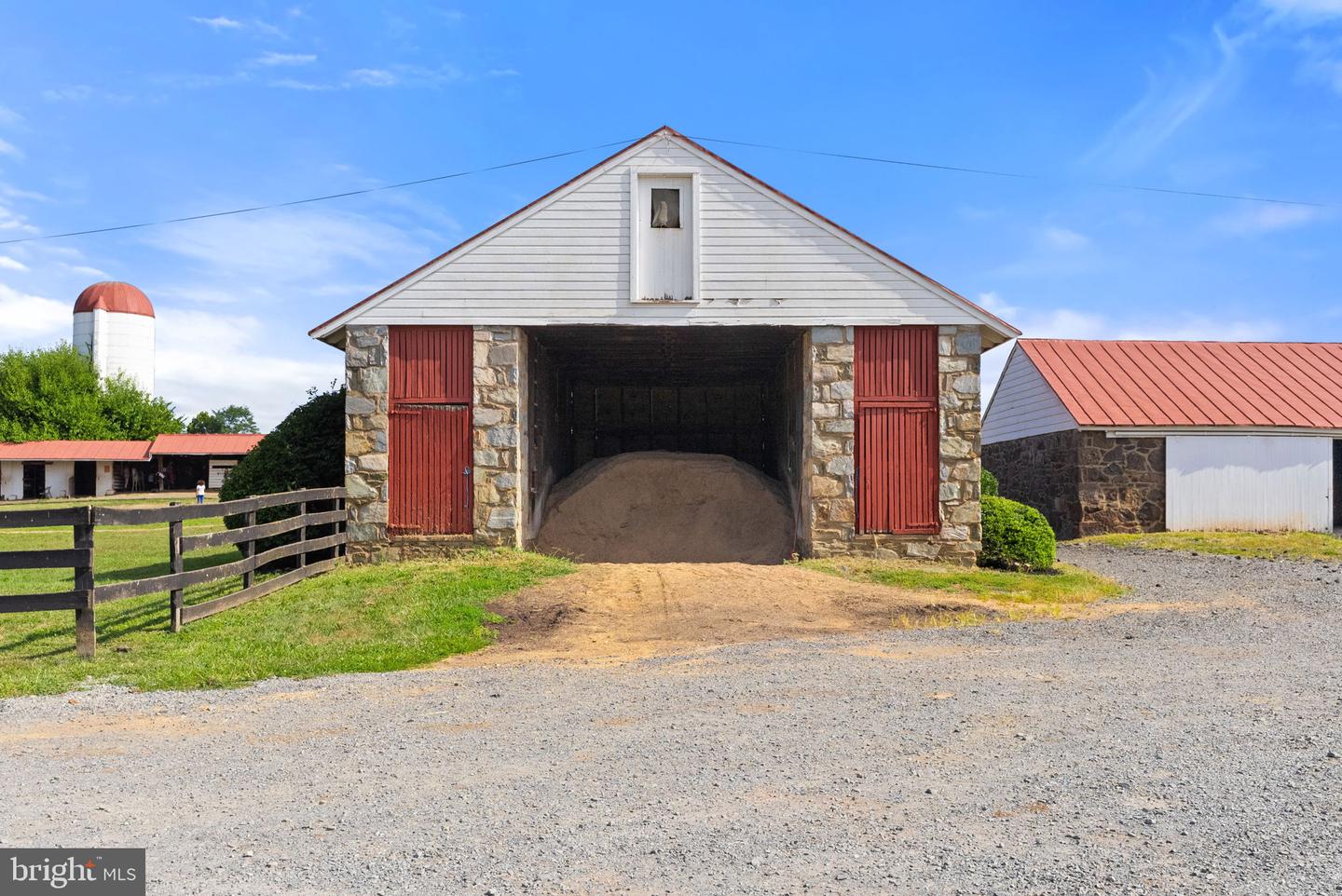 40332 COURTLAND FARM LN, ALDIE, Virginia 20105, 3 Bedrooms Bedrooms, ,2 BathroomsBathrooms,Farm,For sale,40332 COURTLAND FARM LN,VALO2104646 MLS # VALO2104646