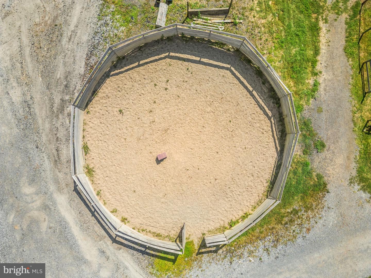 40332 COURTLAND FARM LN, ALDIE, Virginia 20105, 3 Bedrooms Bedrooms, ,2 BathroomsBathrooms,Farm,For sale,40332 COURTLAND FARM LN,VALO2104646 MLS # VALO2104646