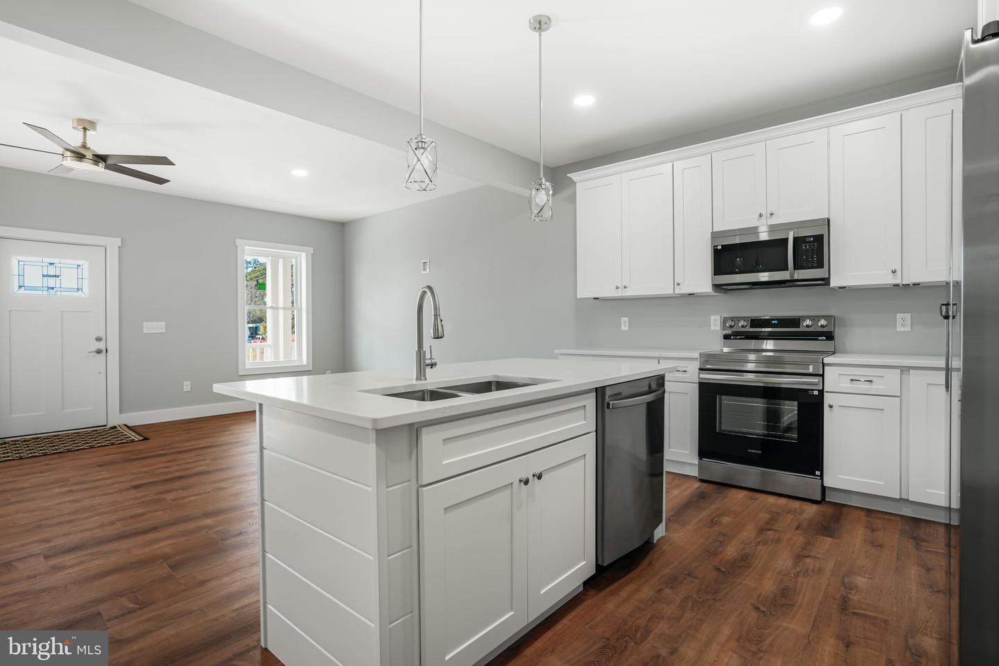 7921 EAST SIDE RD, CHINCOTEAGUE ISLAND, Virginia 23336, 3 Bedrooms Bedrooms, ,3 BathroomsBathrooms,Residential,For sale,7921 EAST SIDE RD,VAAC2001306 MLS # VAAC2001306