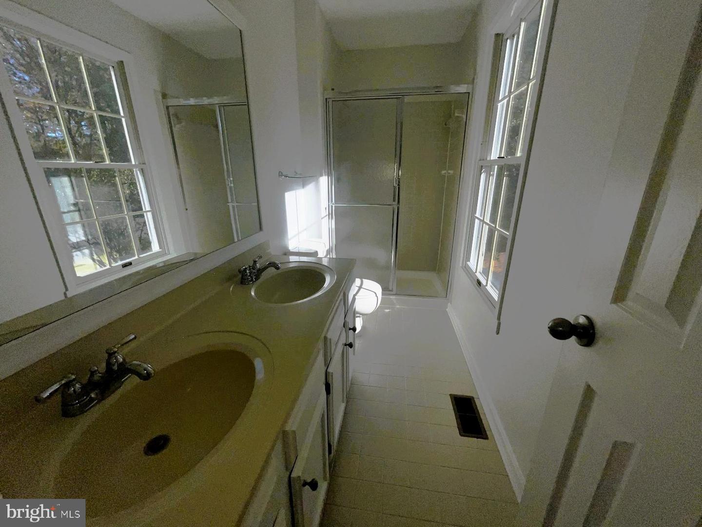 10820 ESTATE CT, FAIRFAX, Virginia 22030, 4 Bedrooms Bedrooms, 15 Rooms Rooms,2 BathroomsBathrooms,Residential,For sale,10820 ESTATE CT,VAFC2006614 MLS # VAFC2006614 10820 ESTATE CT, FAIRFAX, Virginia 22030, 4 Bedrooms Bedrooms, 15 Rooms Rooms,2 BathroomsBathrooms,Residential,For sale,10820 ESTATE CT,VAFC2006614 MLS # VAFC2006614