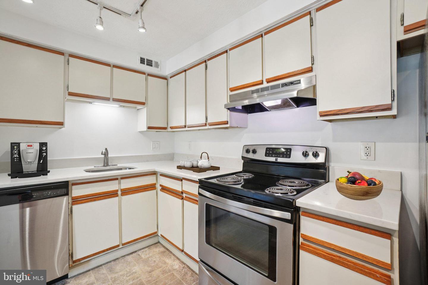 8386-C BROCKHAM DR, ALEXANDRIA, Virginia 22309, 1 Bedroom Bedrooms, ,1 BathroomBathrooms,Residential,For sale,8386-C BROCKHAM DR,VAFX2258992 MLS # VAFX2258992