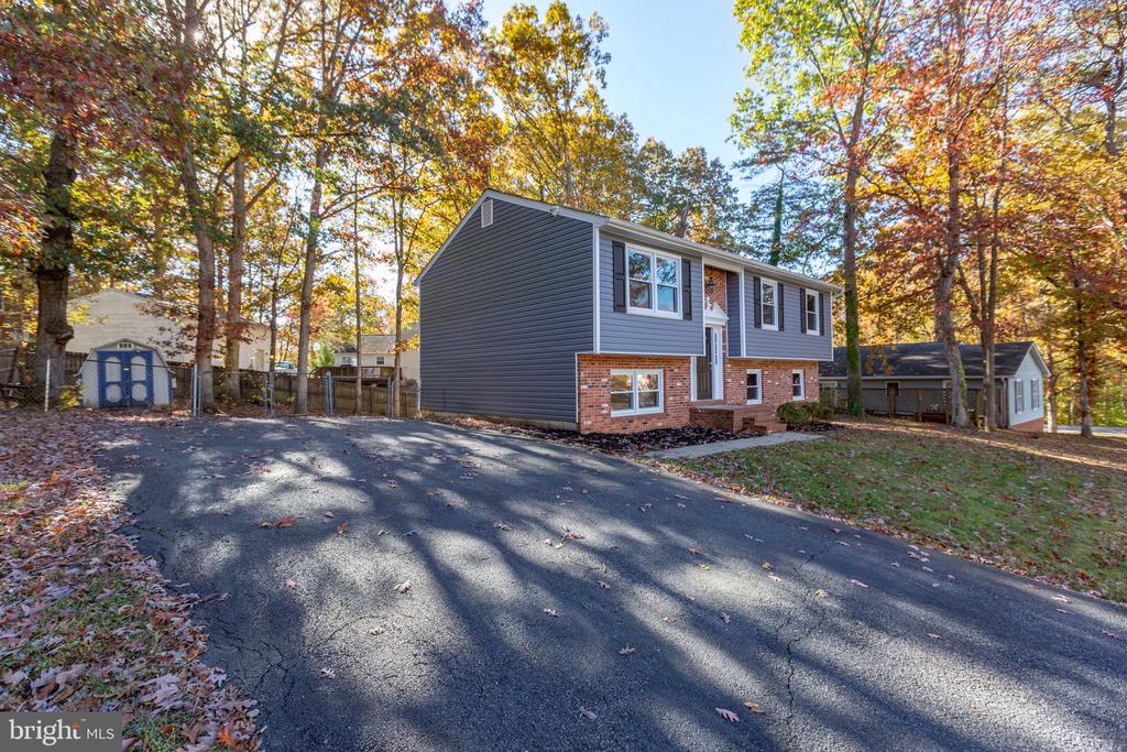 10403 DANIELS CT, SPOTSYLVANIA, Virginia 22553, 3 Bedrooms Bedrooms, ,3 BathroomsBathrooms,Residential,10403 DANIELS CT,VASP2037420 MLS # VASP2037420