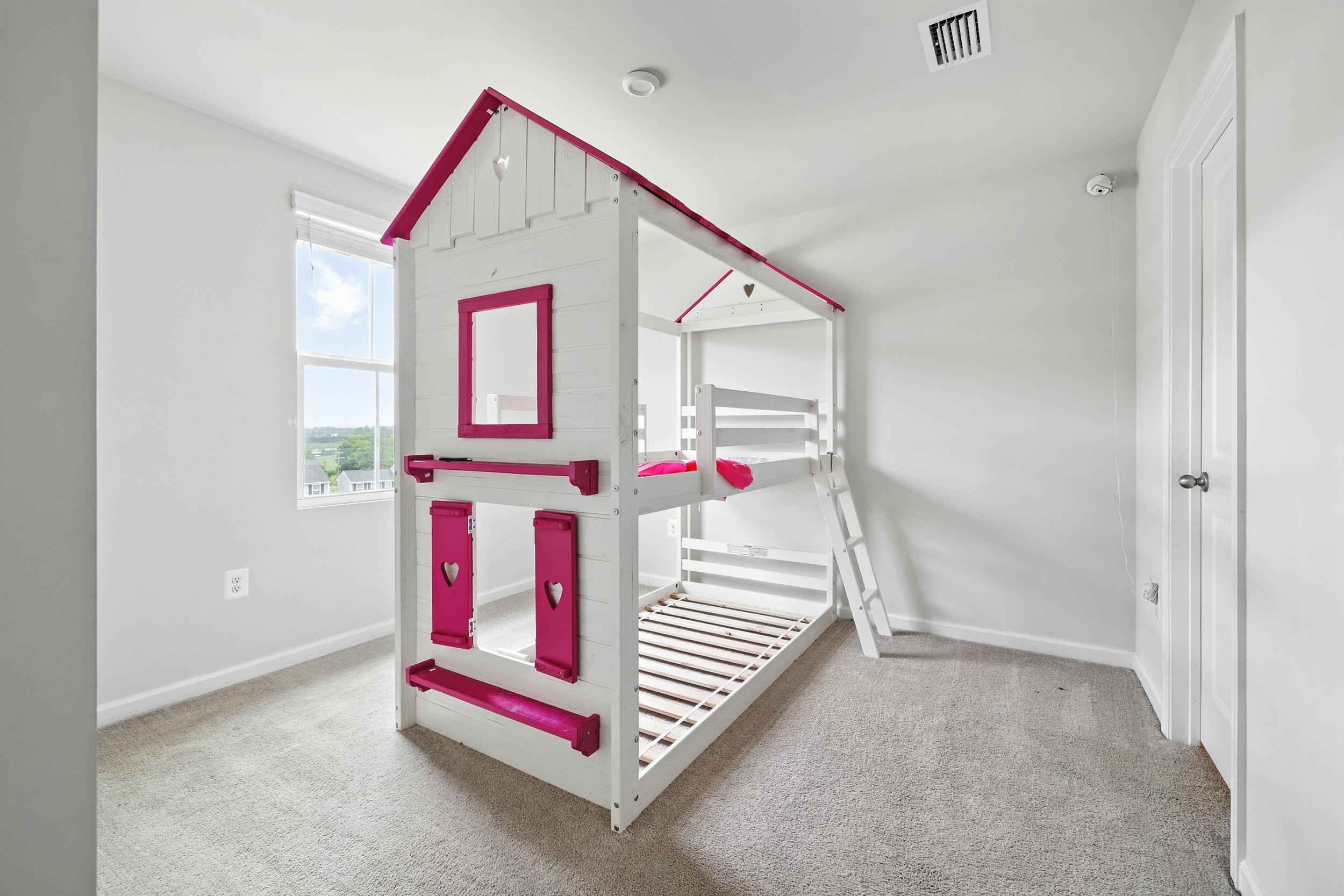 550 GROMMET DR, ROCKINGHAM, Virginia 22801, 5 Bedrooms Bedrooms, ,2 BathroomsBathrooms,Residential,550 Grommet Dr, Rockingham, VA 22801,550 GROMMET DR,666333 MLS # 666333