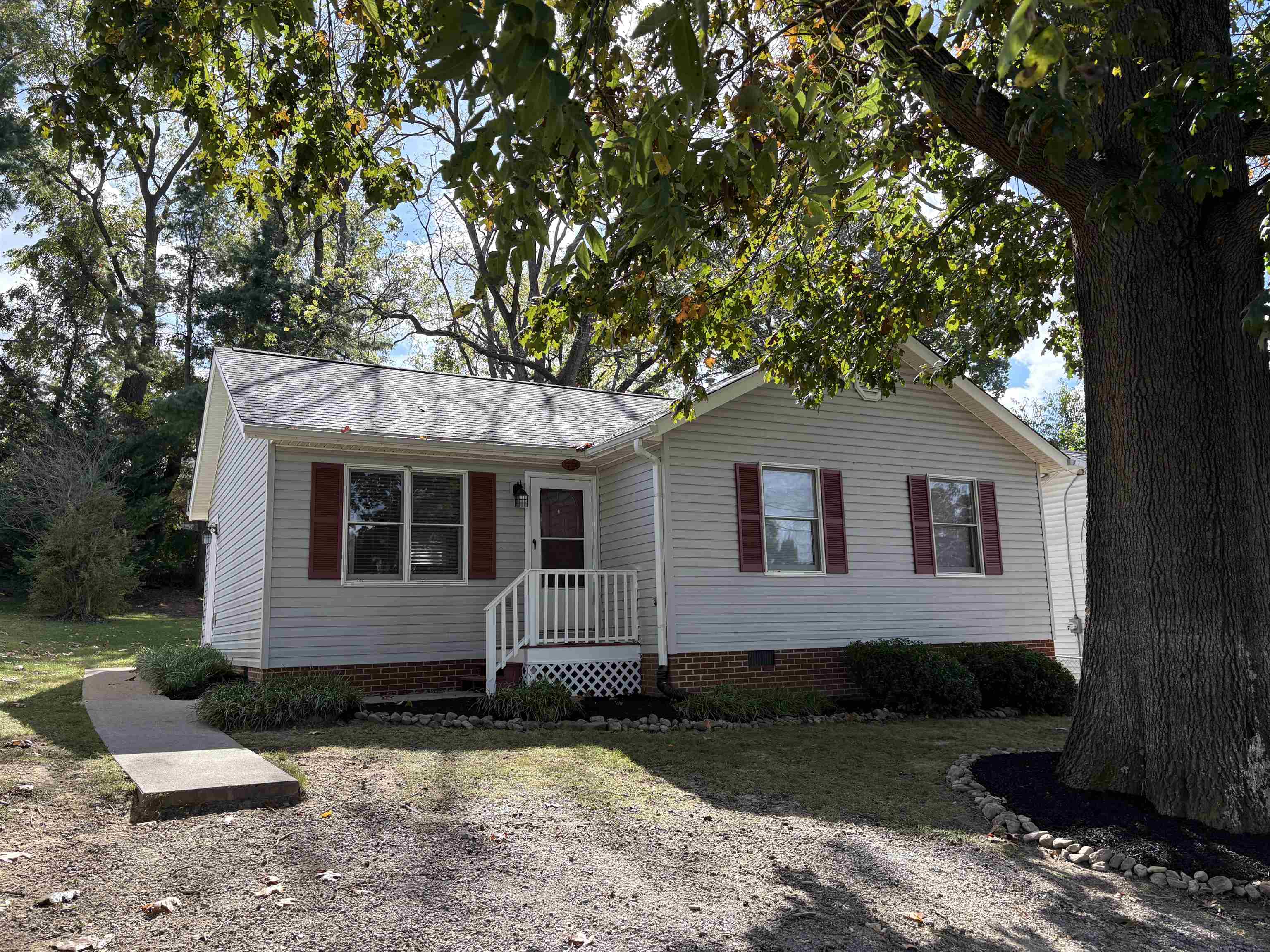 321 WESTWOOD BLVD, STAUNTON, Virginia 24401, 3 Bedrooms Bedrooms, ,2 BathroomsBathrooms,Residential,Westwood,321 WESTWOOD BLVD,669937 MLS # 669937